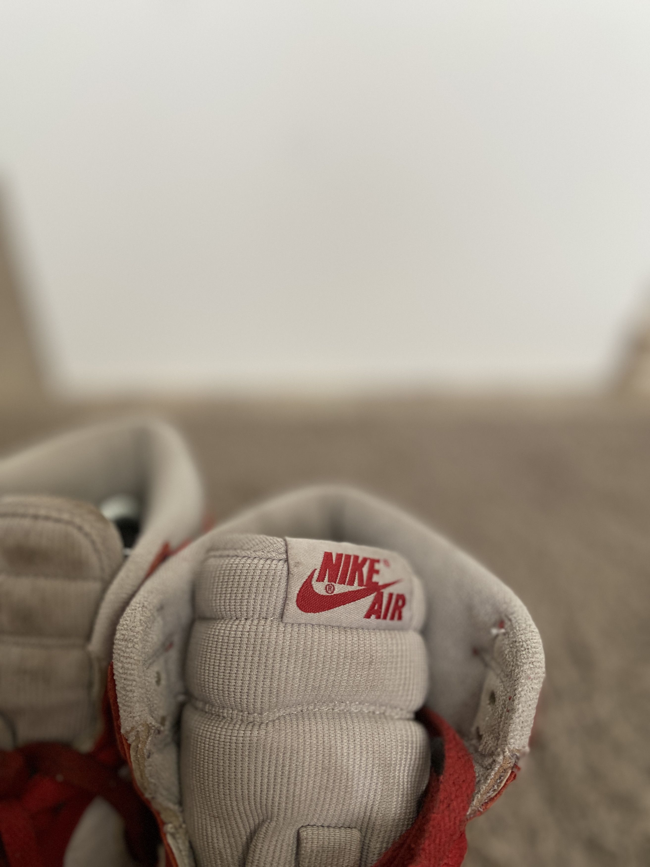Jordan Brand × Nike Nike Jordan 1 Retro High OG Varsity Red sneakers shoes Size US 9.5 / IT 39.5 - 3 Thumbnail