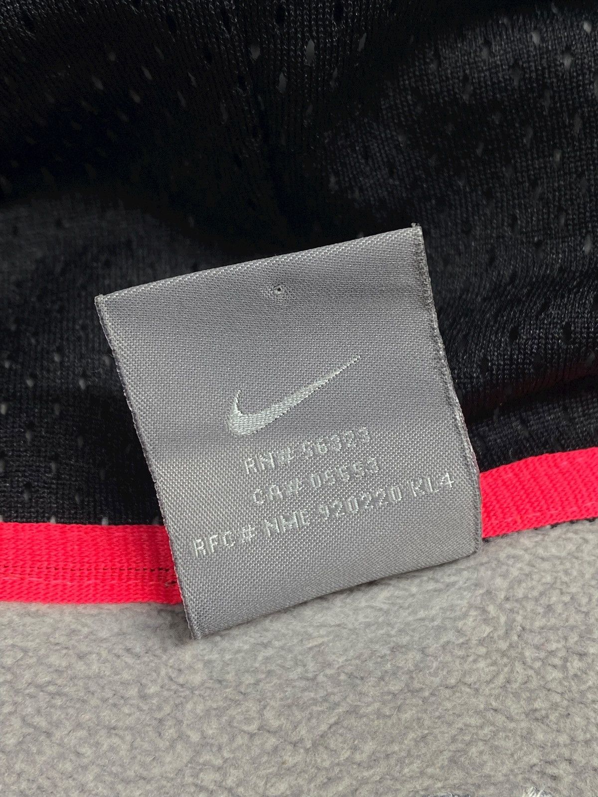 Nike 🔥 2000s NIKE BASKETBALL RARE HOODIE 3D LOGO CONTRAST STITCH Size US M / EU 48-50 / 2 - 22 Thumbnail