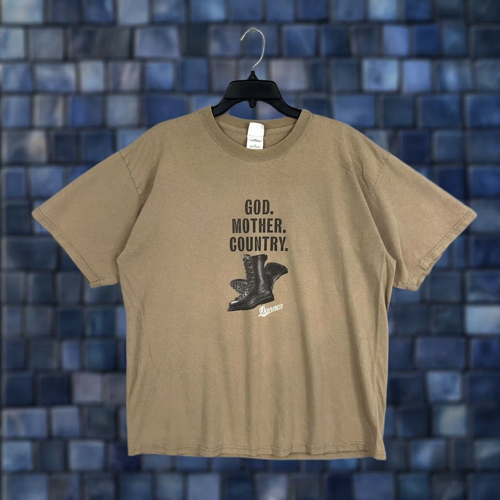 Gildan VINTAGE Danner Shirt Mens XL God Mother Country Graphic Military Boot Americana Beige Size US XL / EU 56 / 4 - 1 Thumbnail