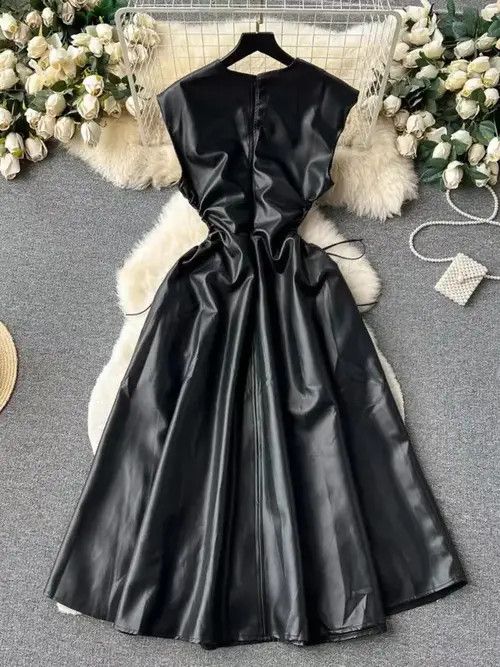 Designer × Japanese Brand × Vintage Black hottie V-neck PU leather design long dress Size M / US 6-8 / IT 42-44 - 2 Thumbnail