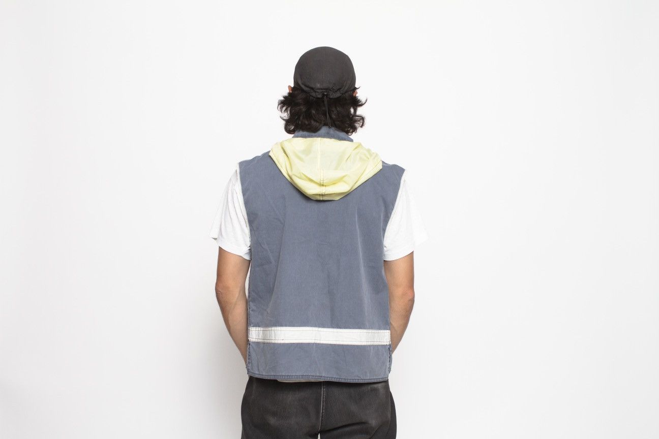 Vintage BLUE AND WHITE ZIP UP TECHNICAL VEST BY ROGERS Size US L / EU 52-54 / 3 - 5 Thumbnail