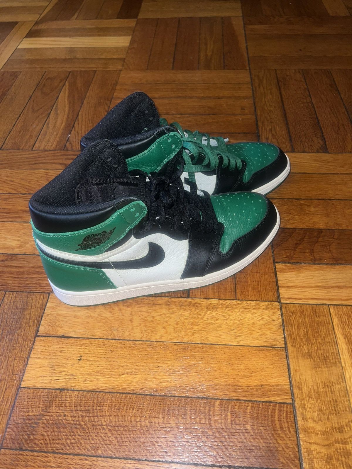 Jordan Brand Air Jordan 1 Retro High OG ‘Pine Green’ Size US 12 / EU 45 - 2 Thumbnail