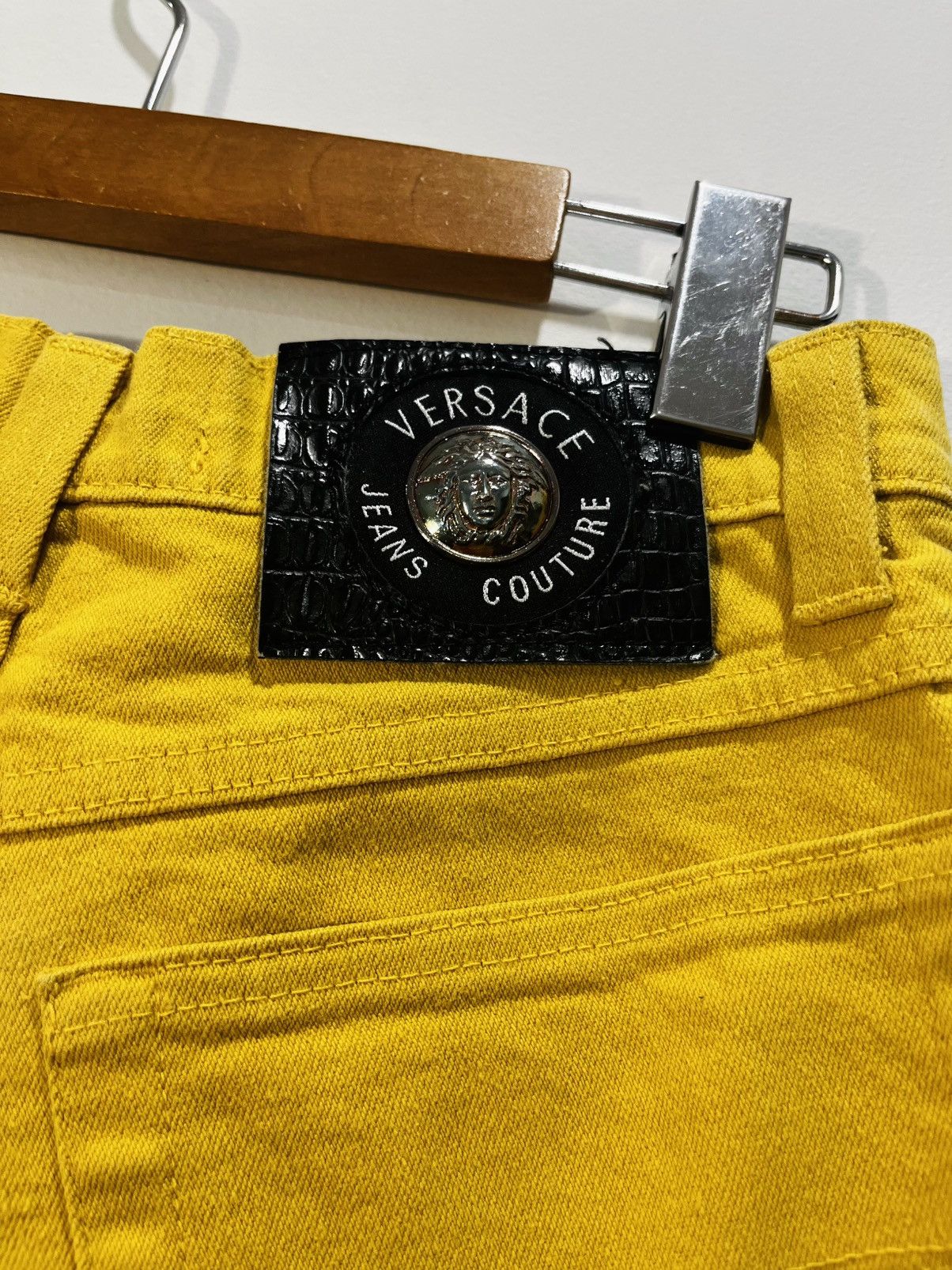 Versace Jeans Couture VERSACE Jeans Couture Vintage Yellow Straight Leg Jeans Size 26" / US 2 / IT 38 - 9 Thumbnail