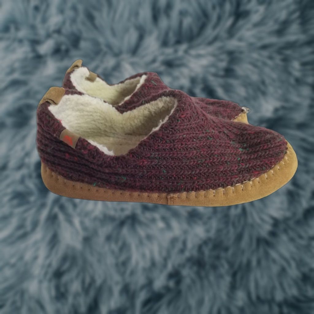 Vintage Acorn Camden Slippers Women 8-9 M Burgundy Purple Knit Faux Fur Slipper Slip-On Casual Womens Shoes Size ONE SIZE - 1 Thumbnail