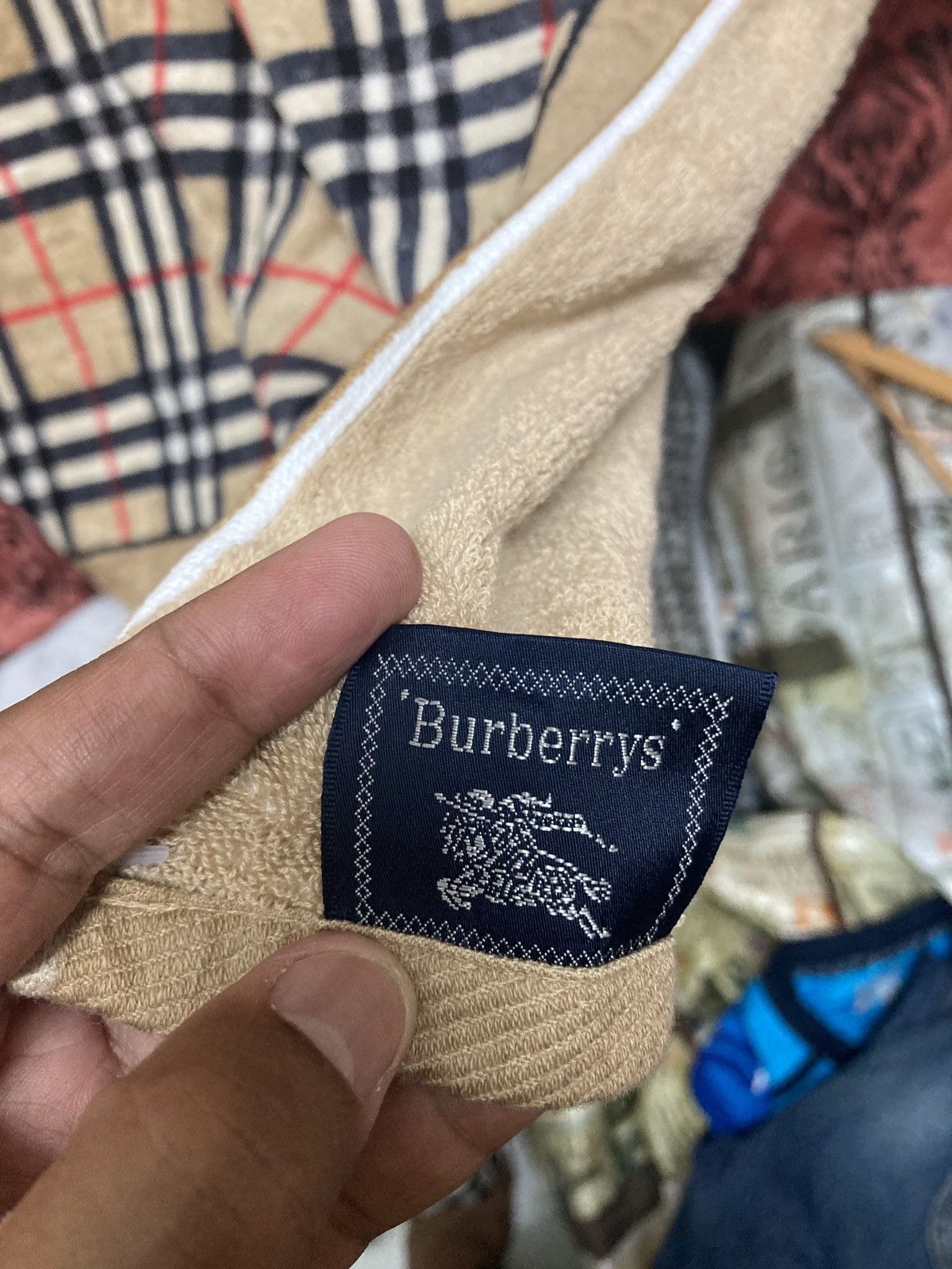 Japanese Brand Burberrys towel Size ONE SIZE - 6 Thumbnail