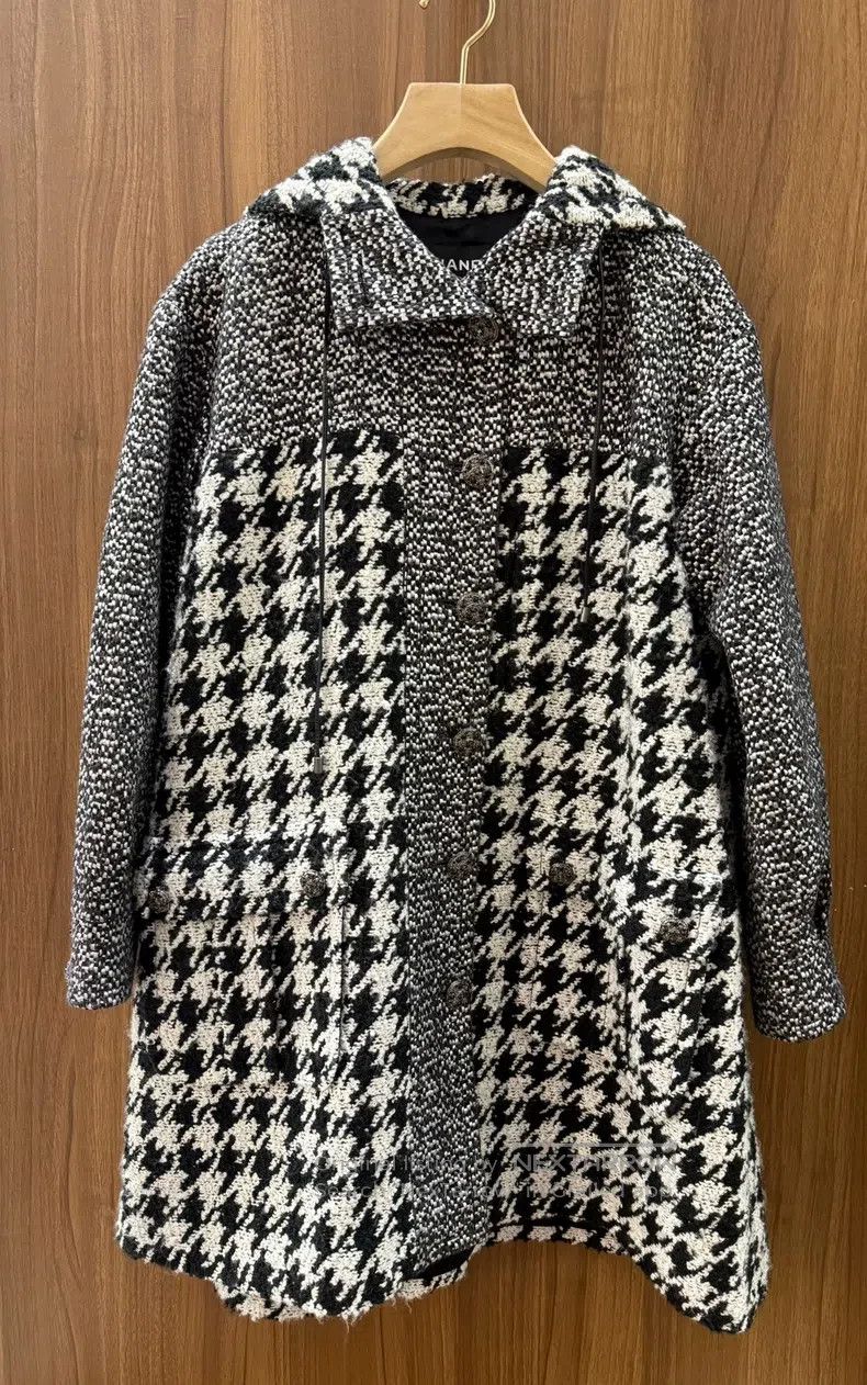 Chanel Chanel Hooded jacket with a thousand-bird check stitching Size XS / US 0-2 / IT 36-38 - 1 Thumbnail