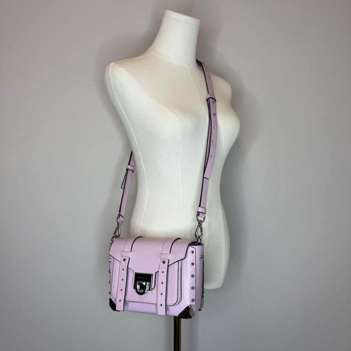 Michael Kors Michael Kors Light Pink Studded Leather Crossbody Satchel Size ONE SIZE - 11 Thumbnail