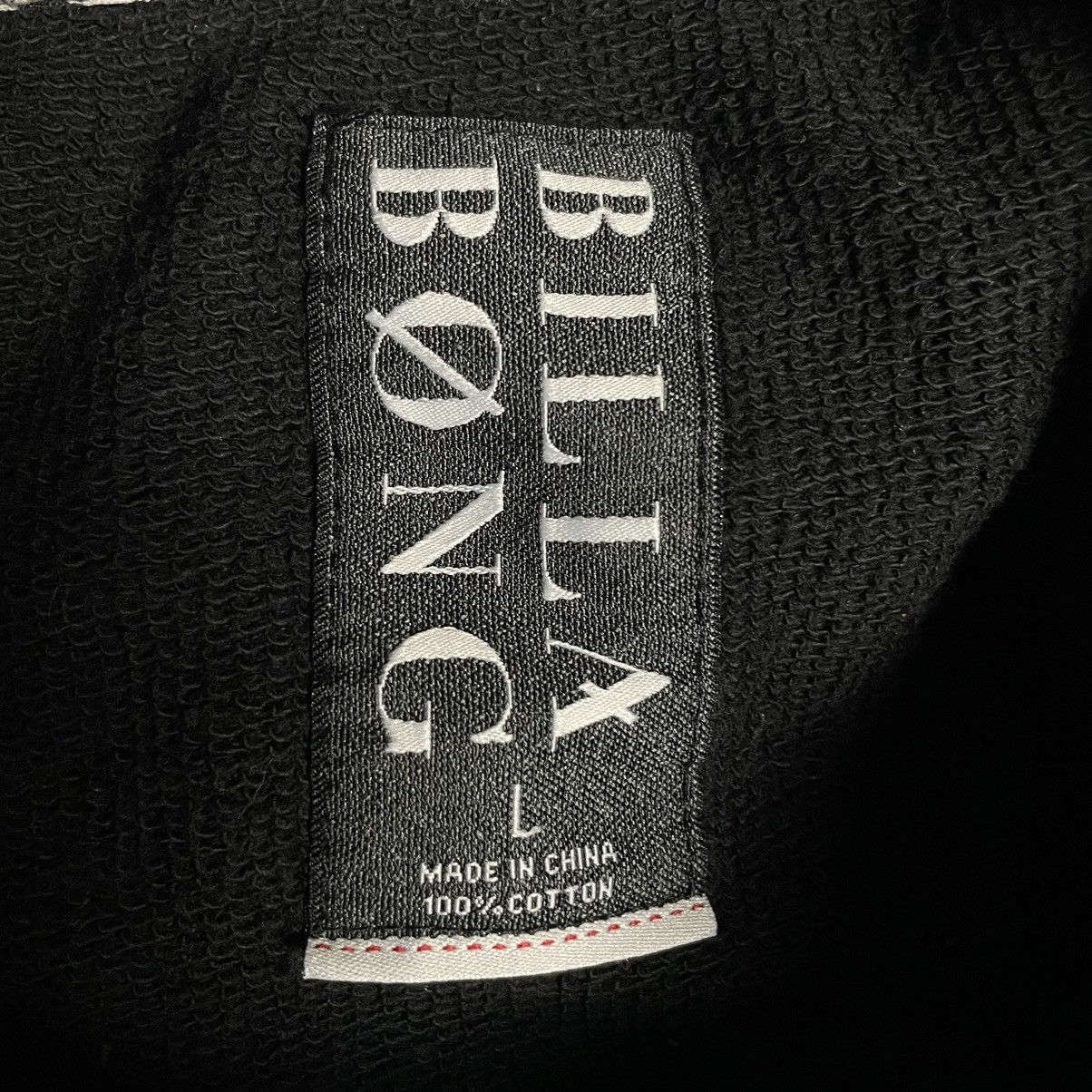 BILLABONG EMBROIDERED SPELL OUT SWEATSHIRT