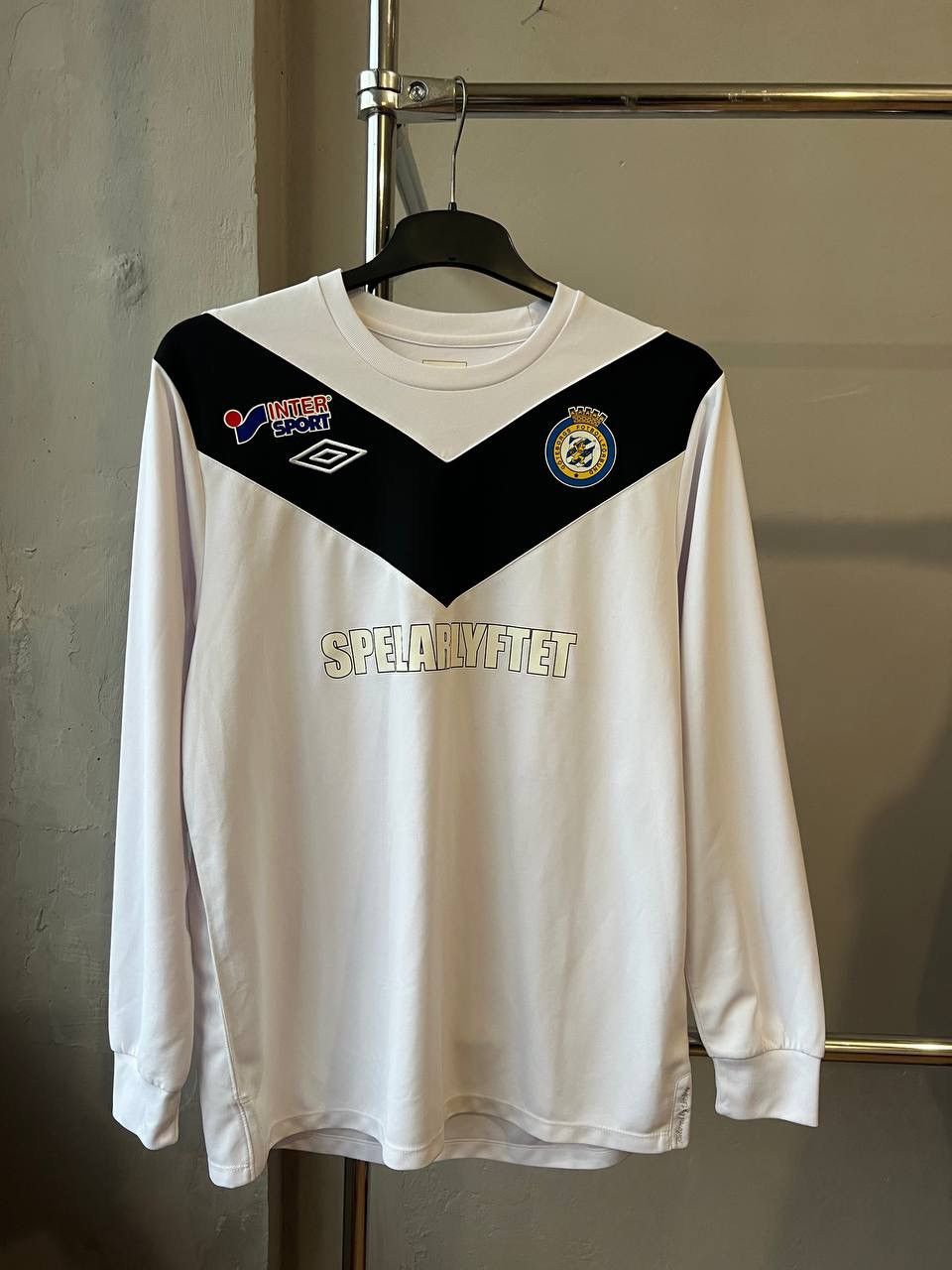 Umbro 2012 IFK GOTEBORG #9 SOCCER JERSEY FOOTBALL SHIRT UMBRO SZ L Size US L / EU 52-54 / 3 - 2 Thumbnail