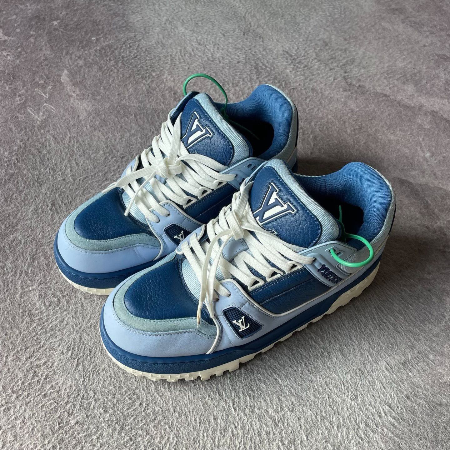 Louis Vuitton Louis Vuitton Training Blue Lowtop Sneakers 40 Men Size US 7.5 / EU 40-41 - 1 Thumbnail