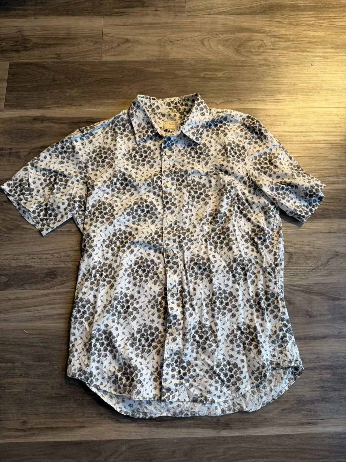 Club Monaco Gray/white floral print short sleeve shirt Size US M / EU 48-50 / 2 - 1 Thumbnail