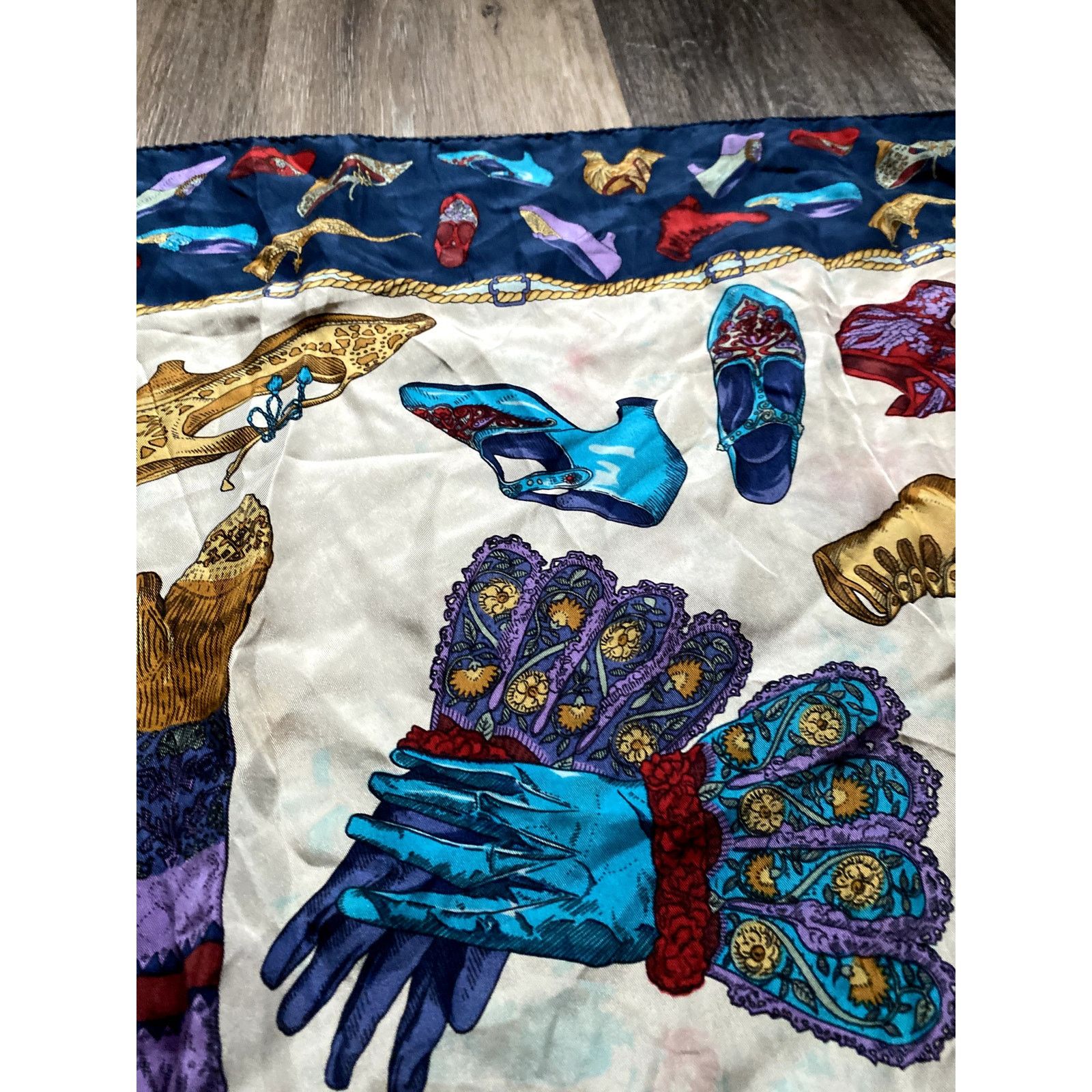 Vintage Vintage Silk Scarf Whimsical Boston Art Museum Shoe Print Size ONE SIZE - 4 Thumbnail