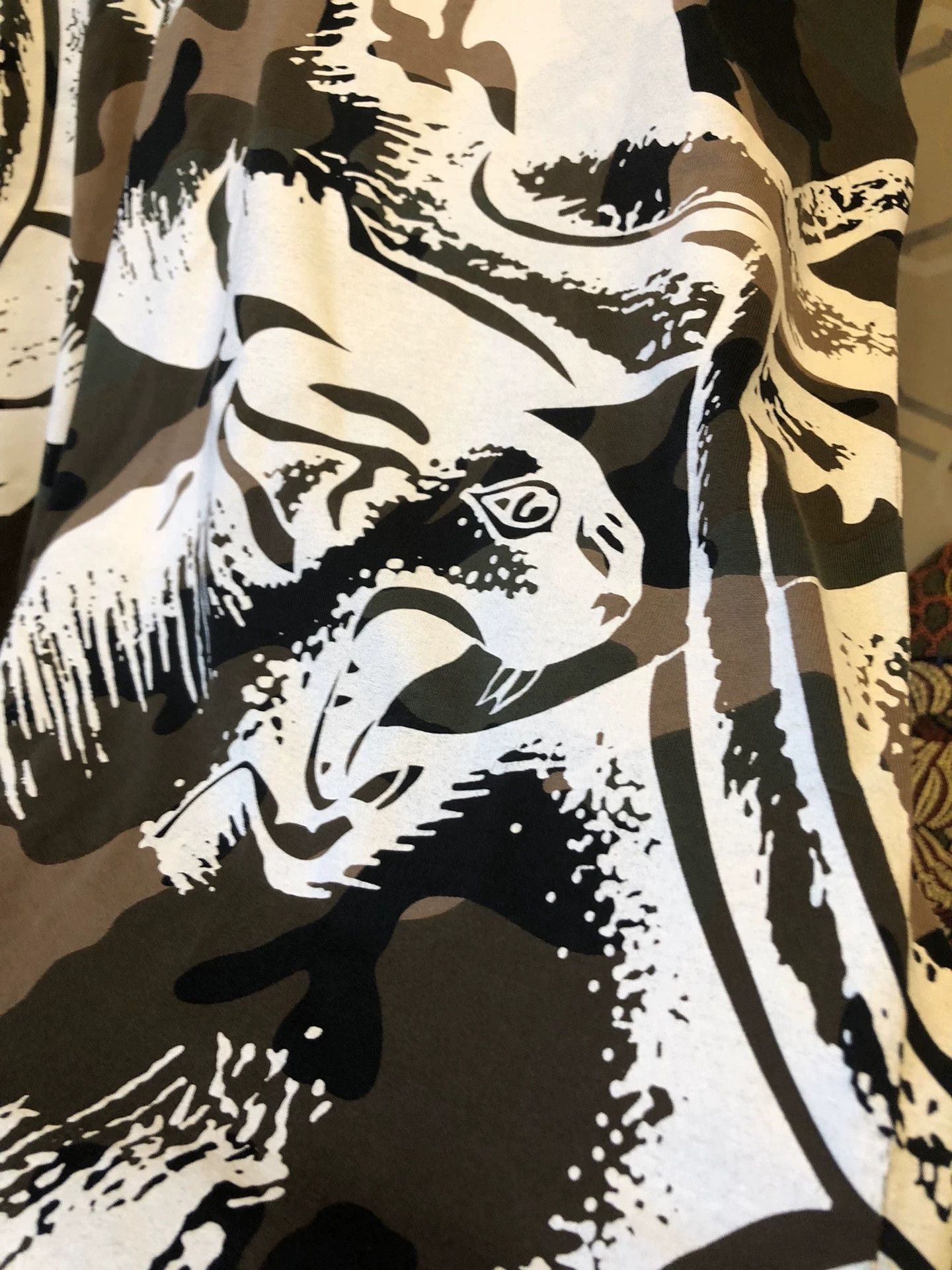 Valentino Valentino Camouflage Print T-Shirt Size US S / EU 44-46 / 1 - 4 Thumbnail