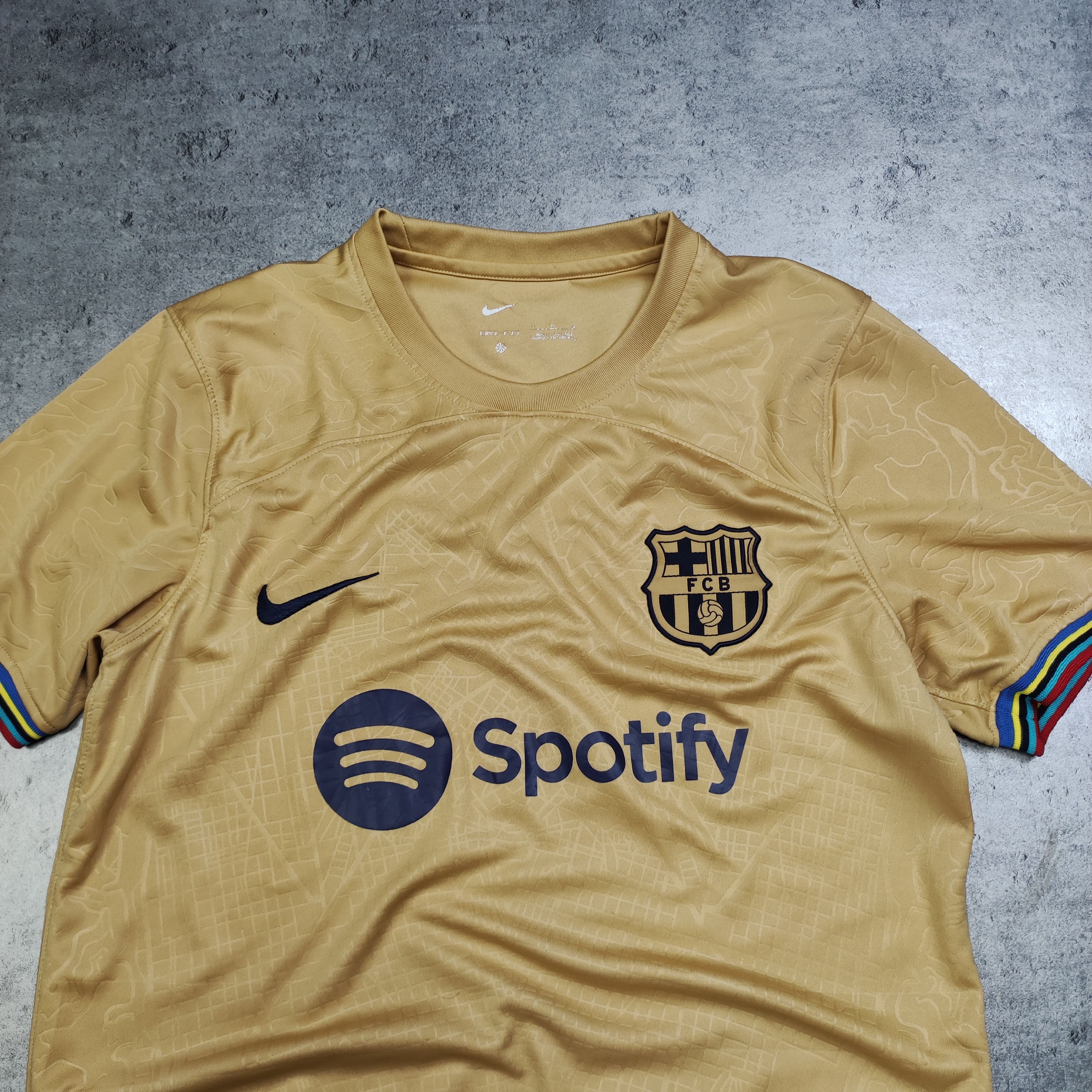 Nike RARE FC Barcelona Away 2022 Gold Spotify Football Jersey Size US M / EU 48-50 / 2 - 3 Thumbnail