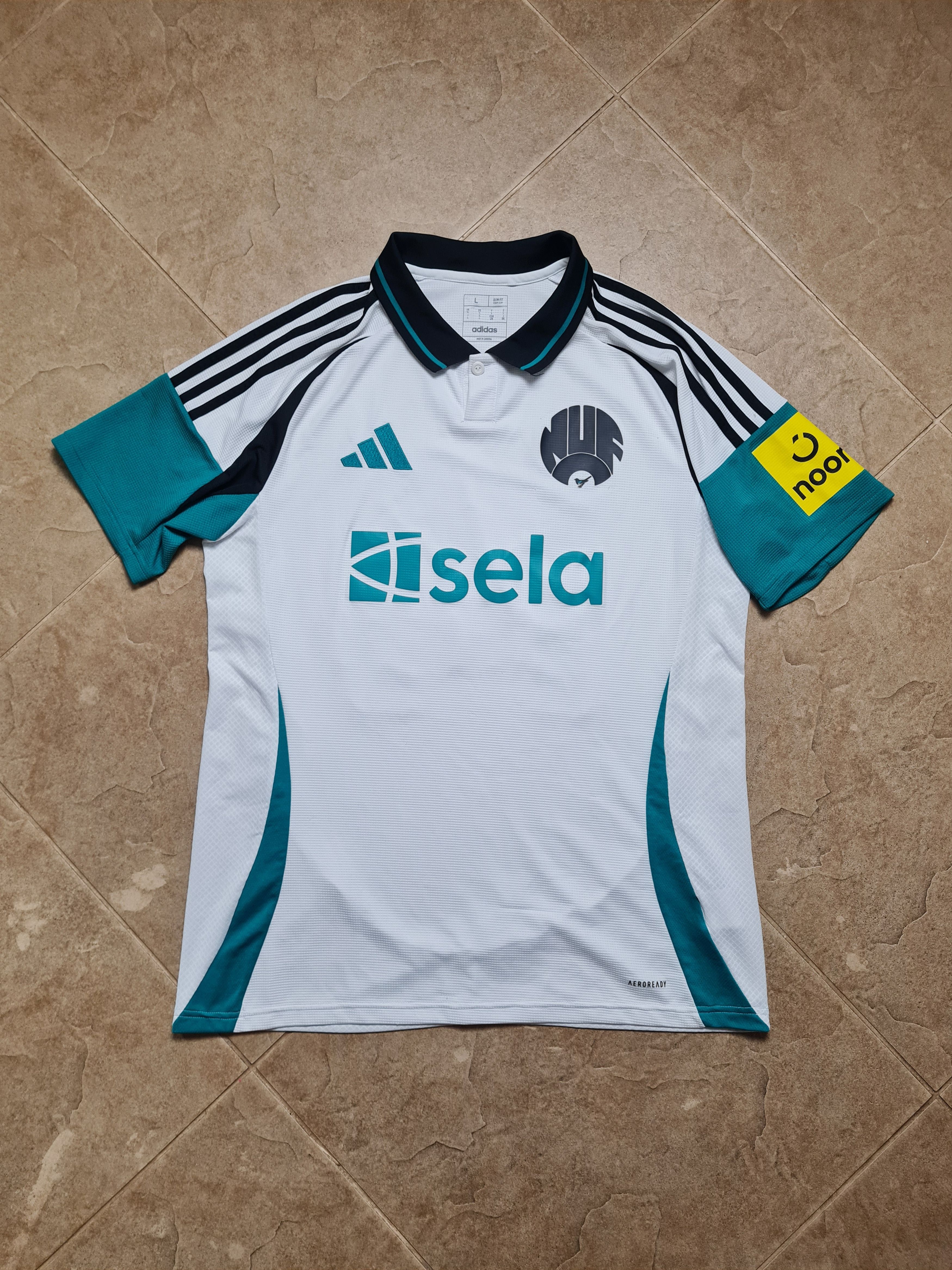 Adidas Adidas Newcastle United 24/25 Third Authentic ISAK #14 Size US L / EU 52-54 / 3 - 4 Thumbnail
