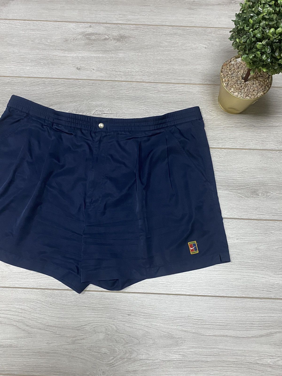 Nike Nike 1990 court vintage small logo tennis shorts Size US 38 / EU 54 - 2 Thumbnail