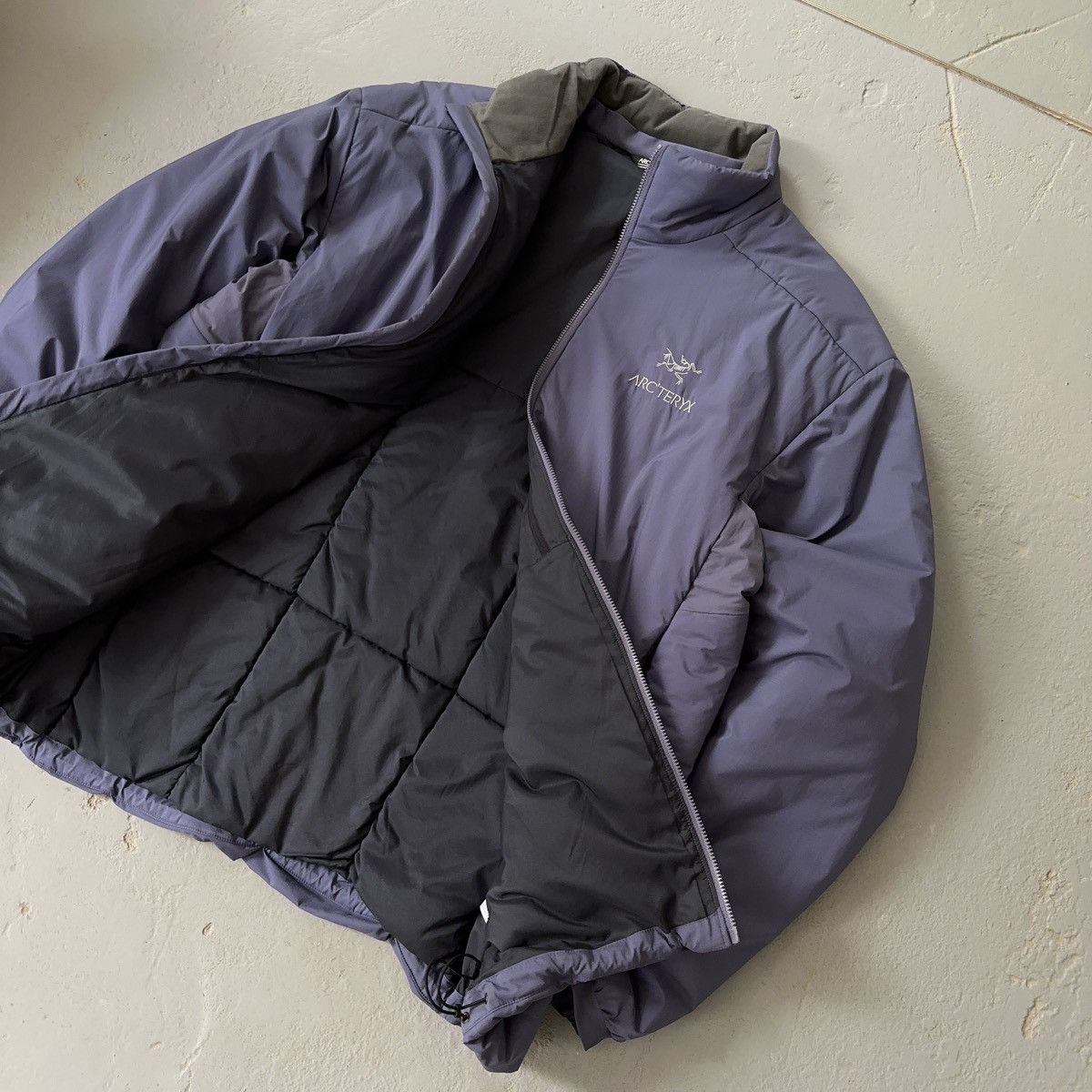 Arc'teryx Arc'Teryx Atom Ar Jacket Multiverse Violet X000005098 Size US XL / EU 56 / 4 - 3 Thumbnail