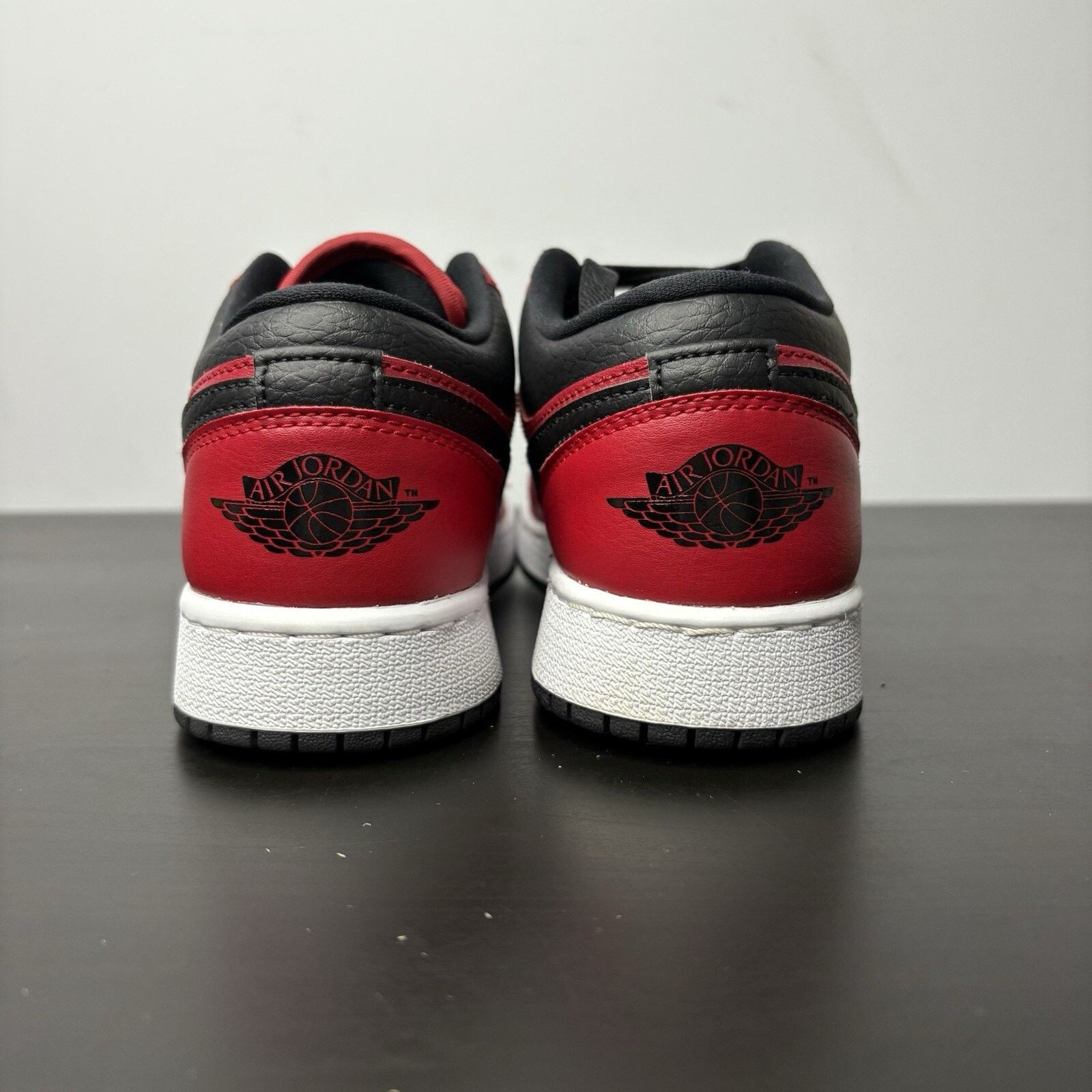 Nike Size 6 - Jordan 1 Low Bred Size US 6 / EU 39 - 5 Thumbnail