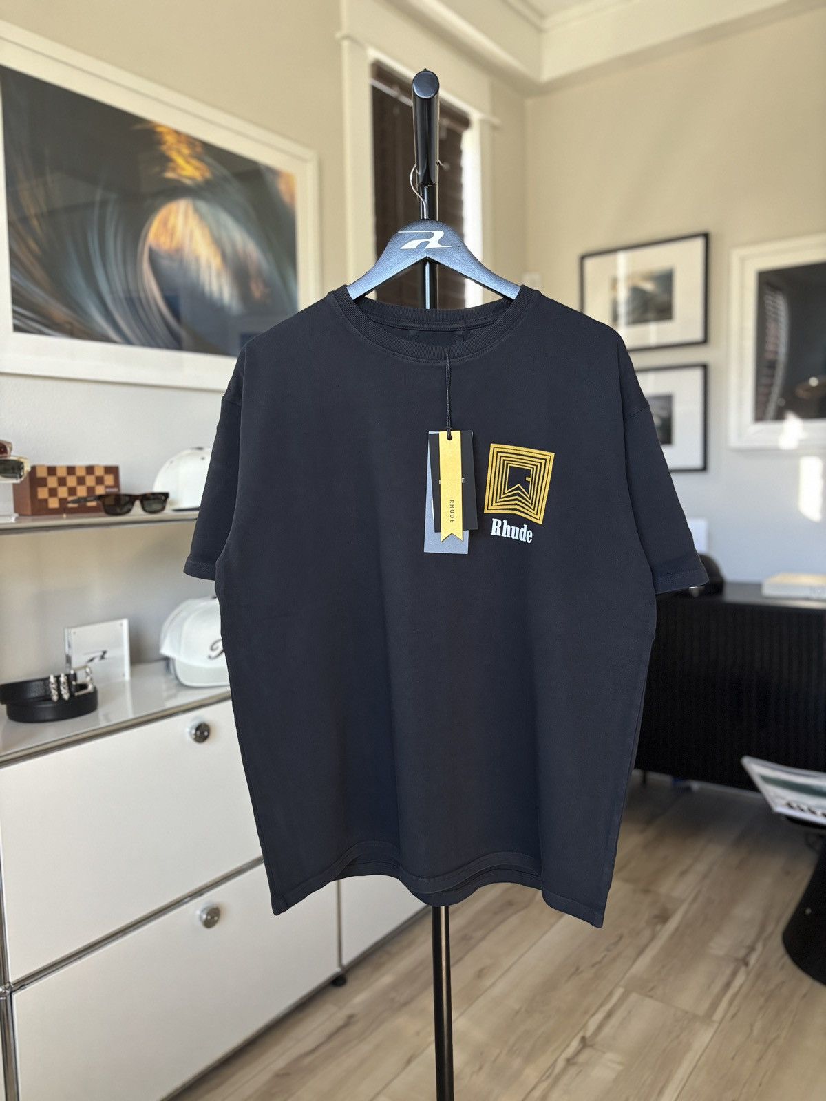 Rhude RHUDE | CHEVRON REPEAT LOGO GRAPHIC TEE Size US S / EU 44-46 / 1 - 2 Thumbnail