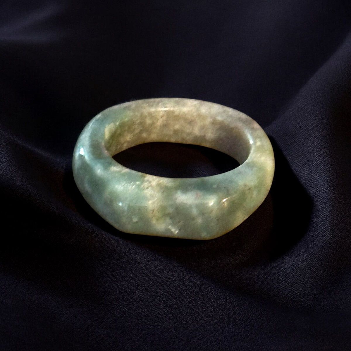 Vintage Vintage green Jade band ring Size ONE SIZE - 1 Thumbnail