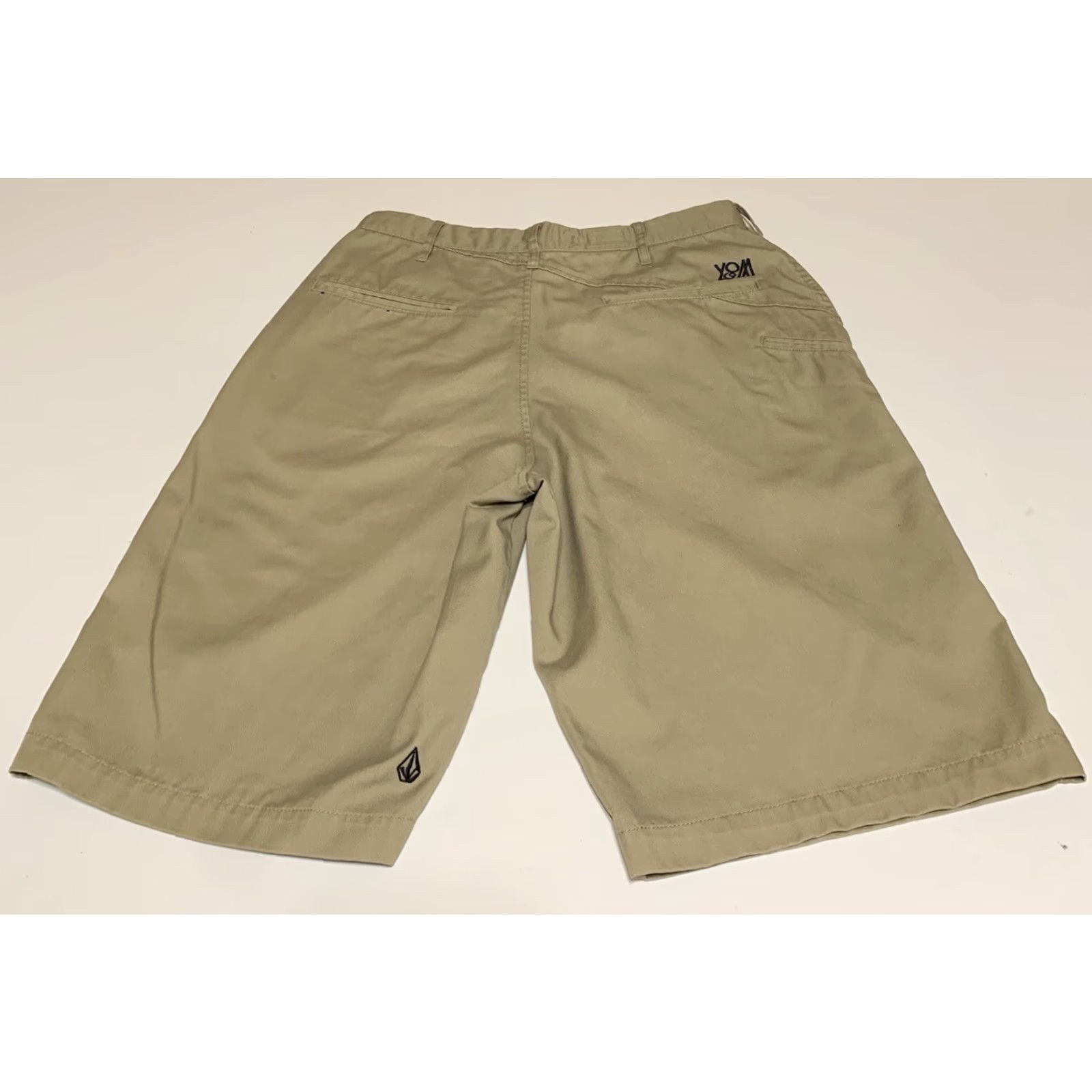 Volcom VINTAGE Volcom Stone 29 x 12" Khaki Weirder Chino Shorts Mens 29 Beige Cotton Polyester Front Zip Pockets Flat Front Casual 12 Inseam Size US 29 - 2 Thumbnail