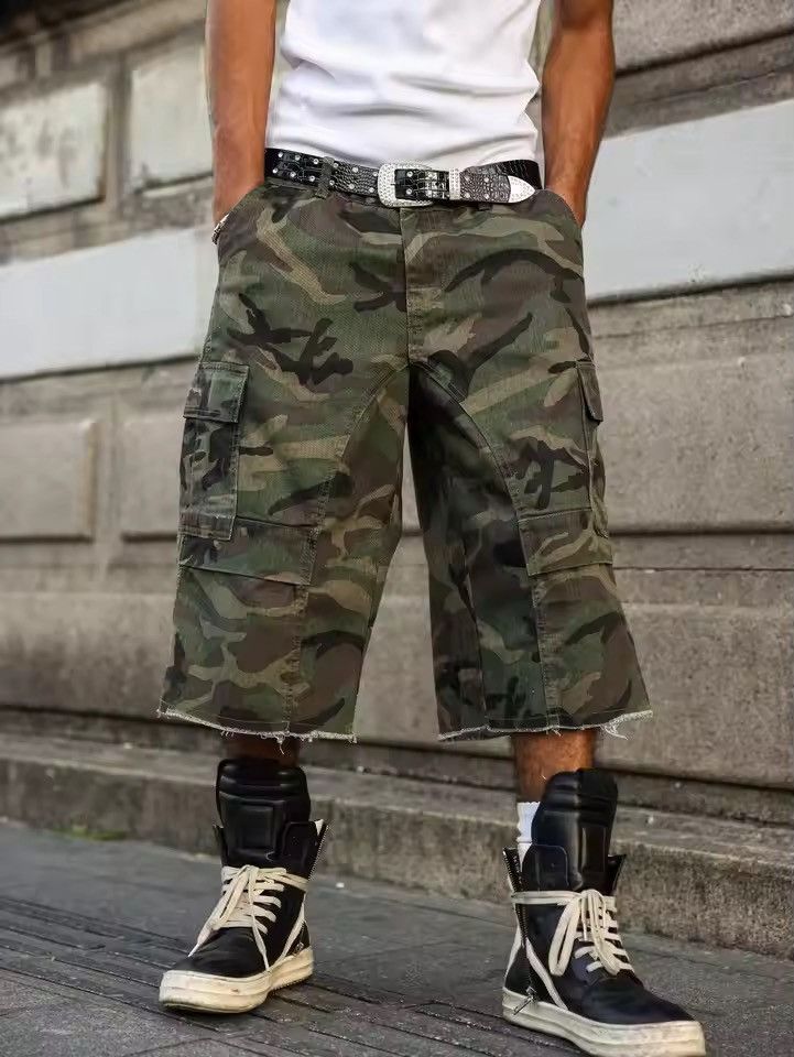 Japanese Brand Cargo distressed camo jorts Size US 32 / EU 48 - 8 Thumbnail