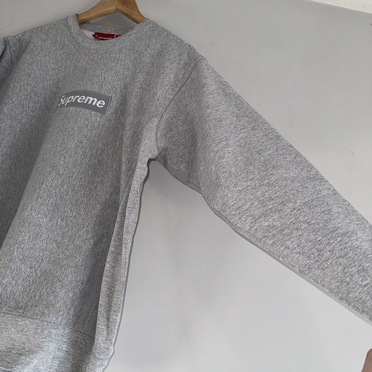 Supreme 2003 Supreme Silver Grey Box Logo Crewneck Size US M / EU 48-50 / 2 - 7 Thumbnail