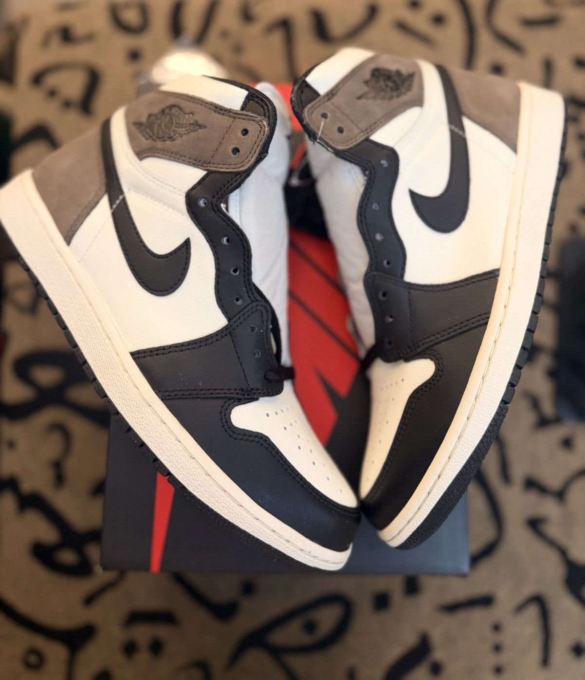 Air Jordan 1 Retro High “Dark Mocha”