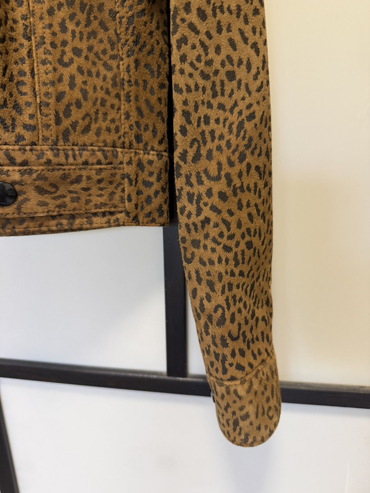 Celine × Hedi Slimane RARE - FW20 Leopard Print Suede Trucker Jacket Size US S / EU 44-46 / 1 - 9 Thumbnail