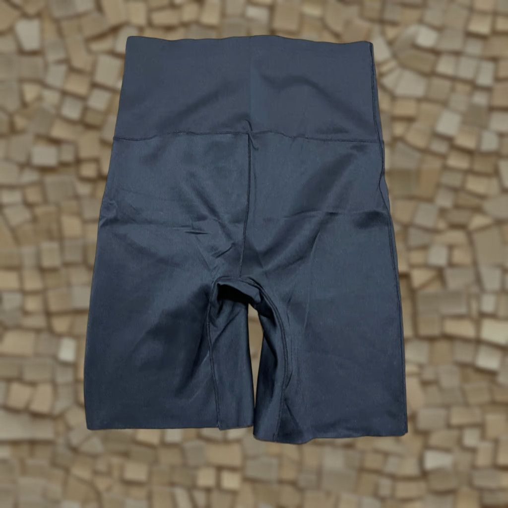 Juicy Couture Juicy Couture Shorts Women’s Size M Black Pull On Bike Regular Inseam 7 in Size 32" / US 10 / IT 46 - 1 Thumbnail