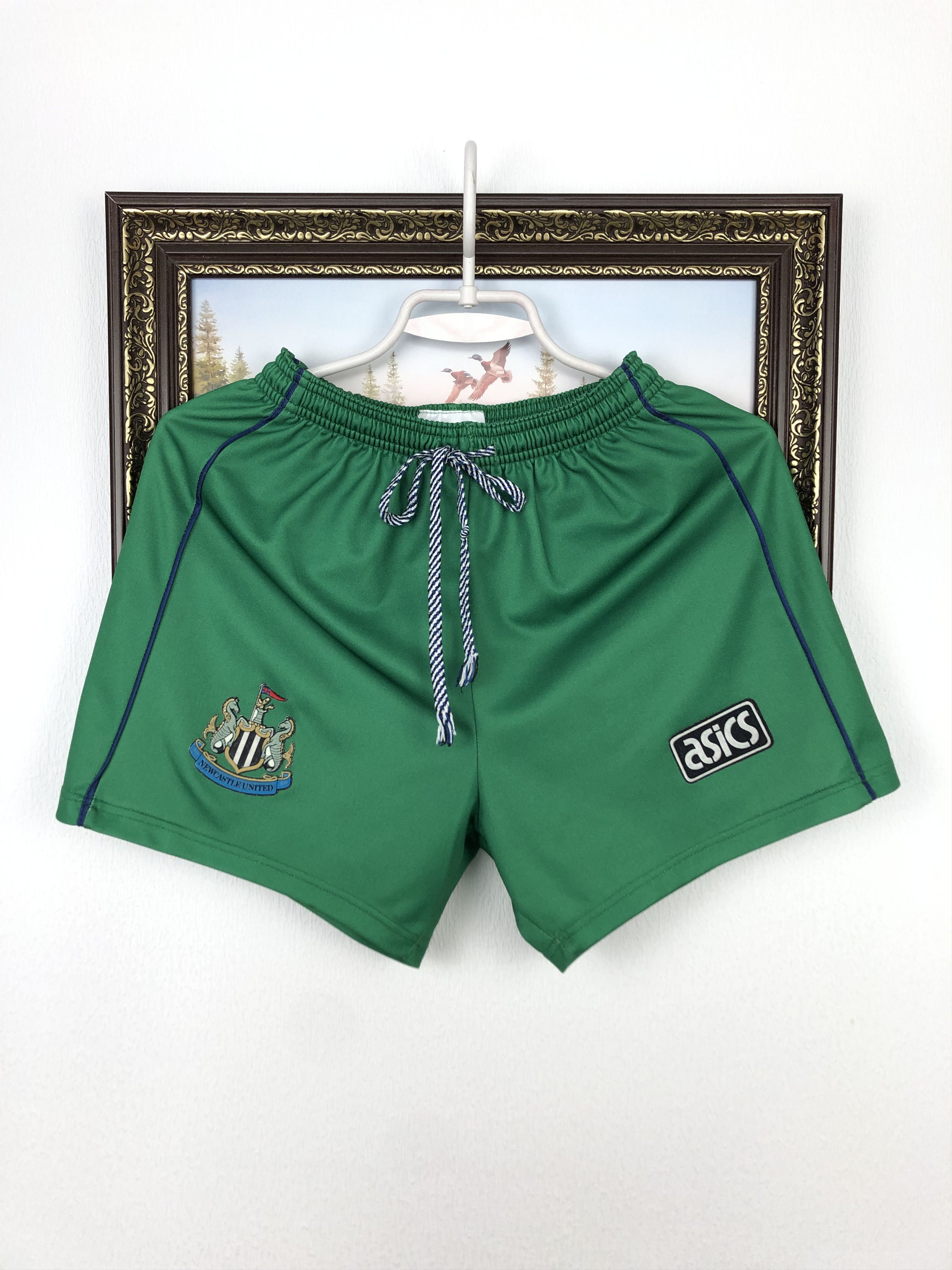Asics Vintage 90's Asics Newcastle United Football Shorts SX Size US 28 / EU 44 - 1 Thumbnail