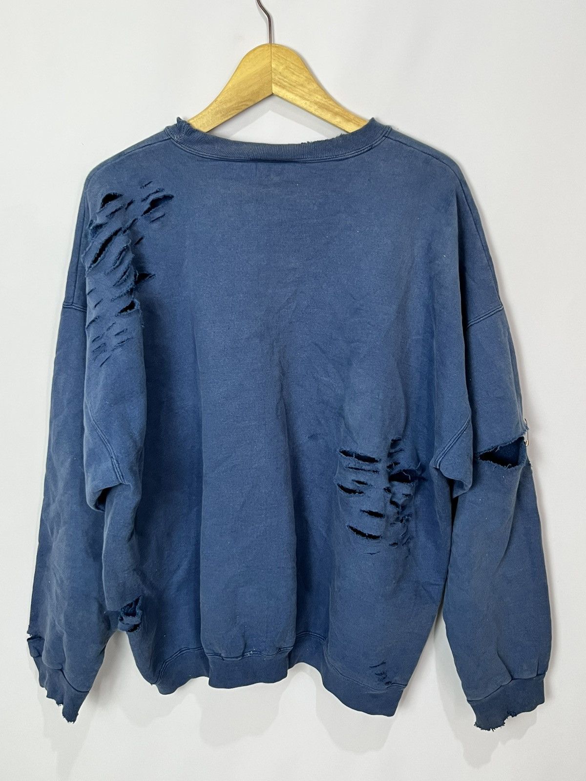 Hanes Crazy distressed Vintage Sweatshirt hanes Size US XL / EU 56 / 4 - 4 Thumbnail