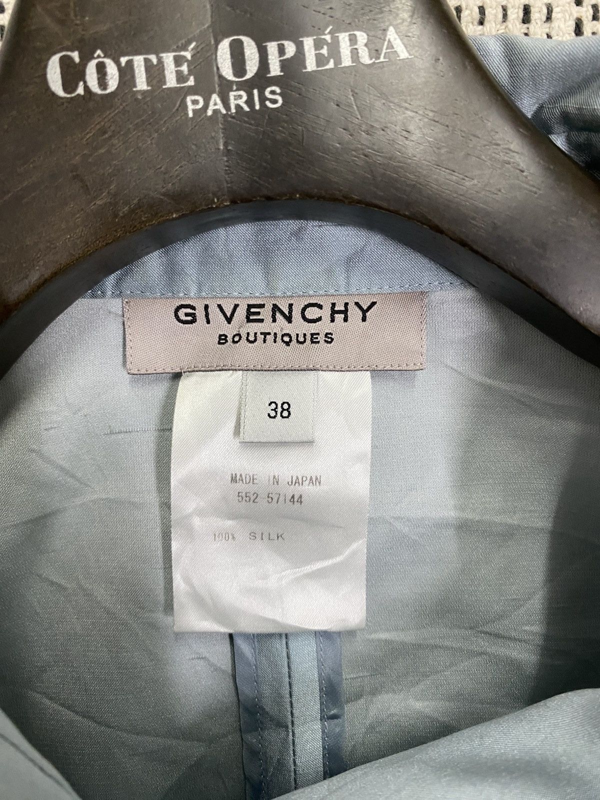 Givenchy × Vintage Vintage givenchy boutiques crop blazer silk size 38 Size S / US 4 / IT 40 - 12 Thumbnail