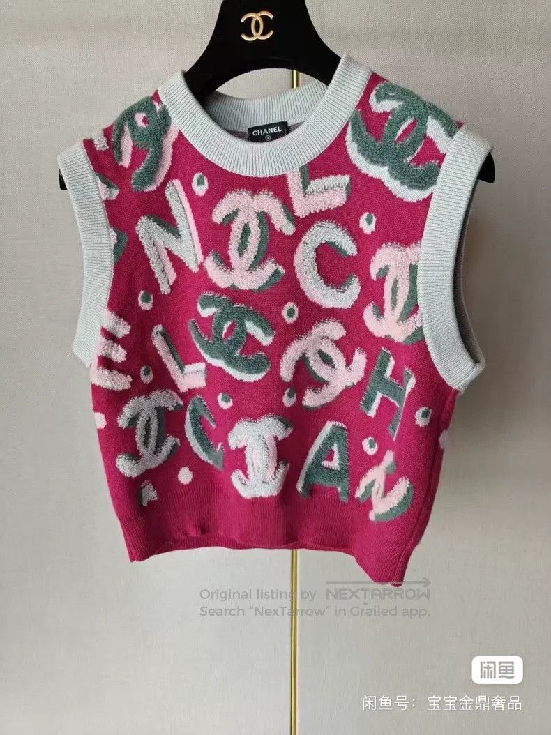 Chanel Chanel Sweater vest Size XS / US 0-2 / IT 36-38 - 1 Thumbnail