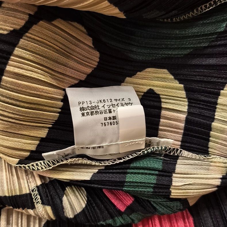 Issey Miyake issey miyake size:3 Oracle bone script totem jacket Size XXS / US 00 / IT 34 - 3 Thumbnail