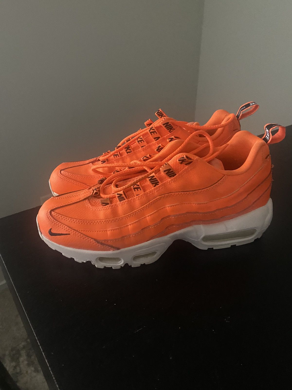 Nike Air Max 95 “overbranding”
