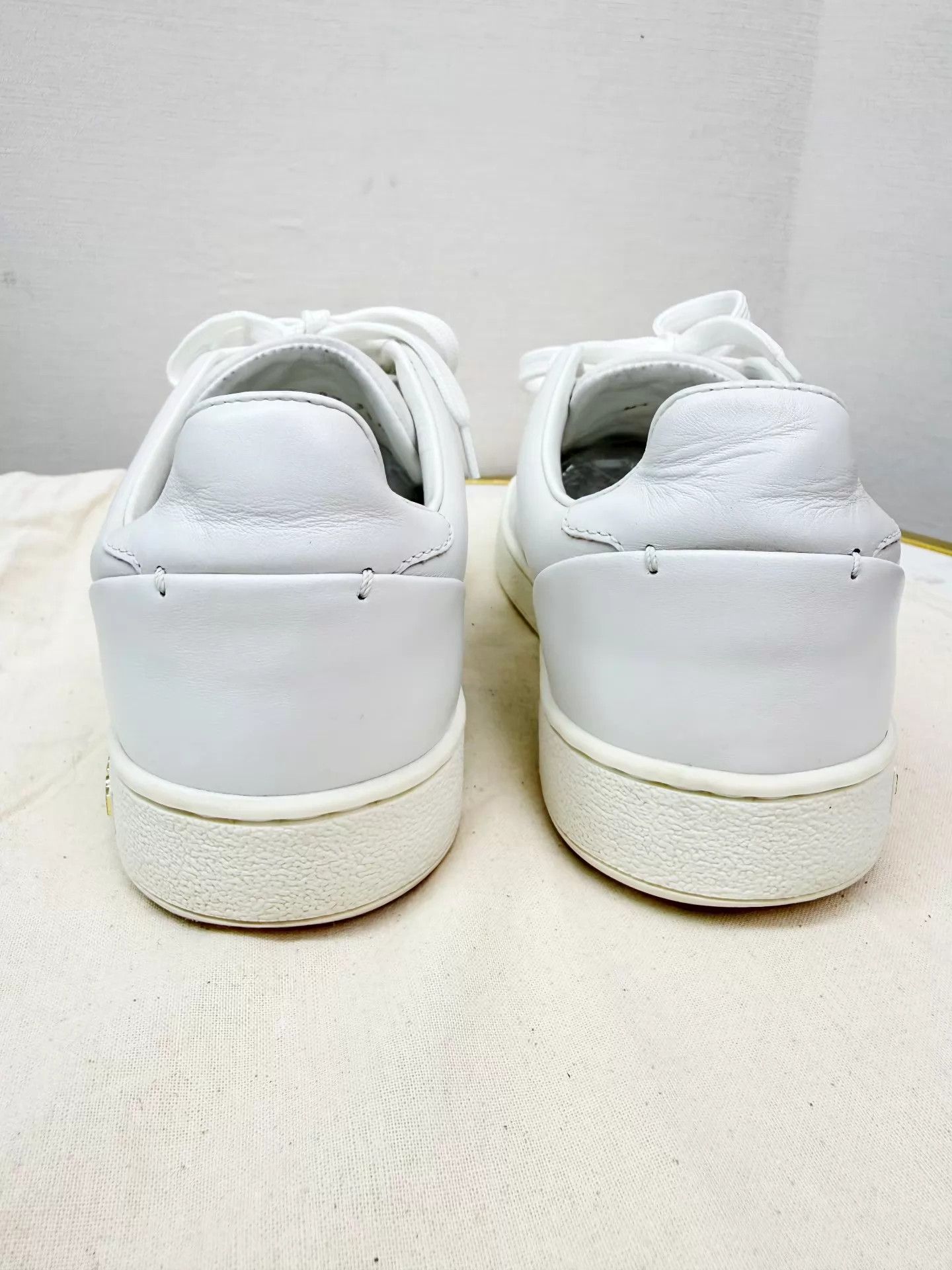 Louis Vuitton LV White Sneakers 35.5 (Worn a Few Times, Cleaned) Size US 5 / IT 35 - 4 Thumbnail