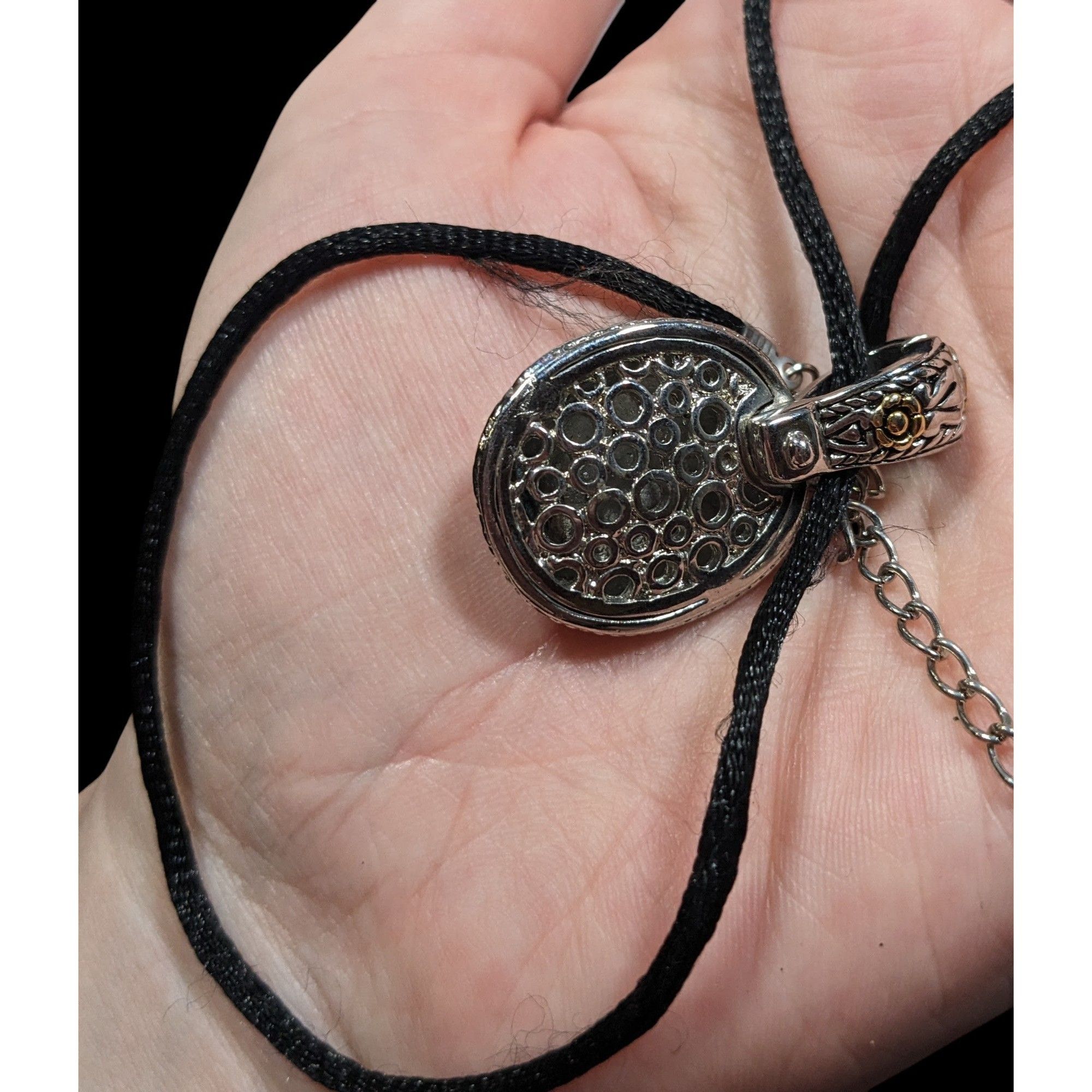 Other Elegant Fantasy Silver And Gold Tone Floral Pendant Necklace Size ONE SIZE - 4 Thumbnail
