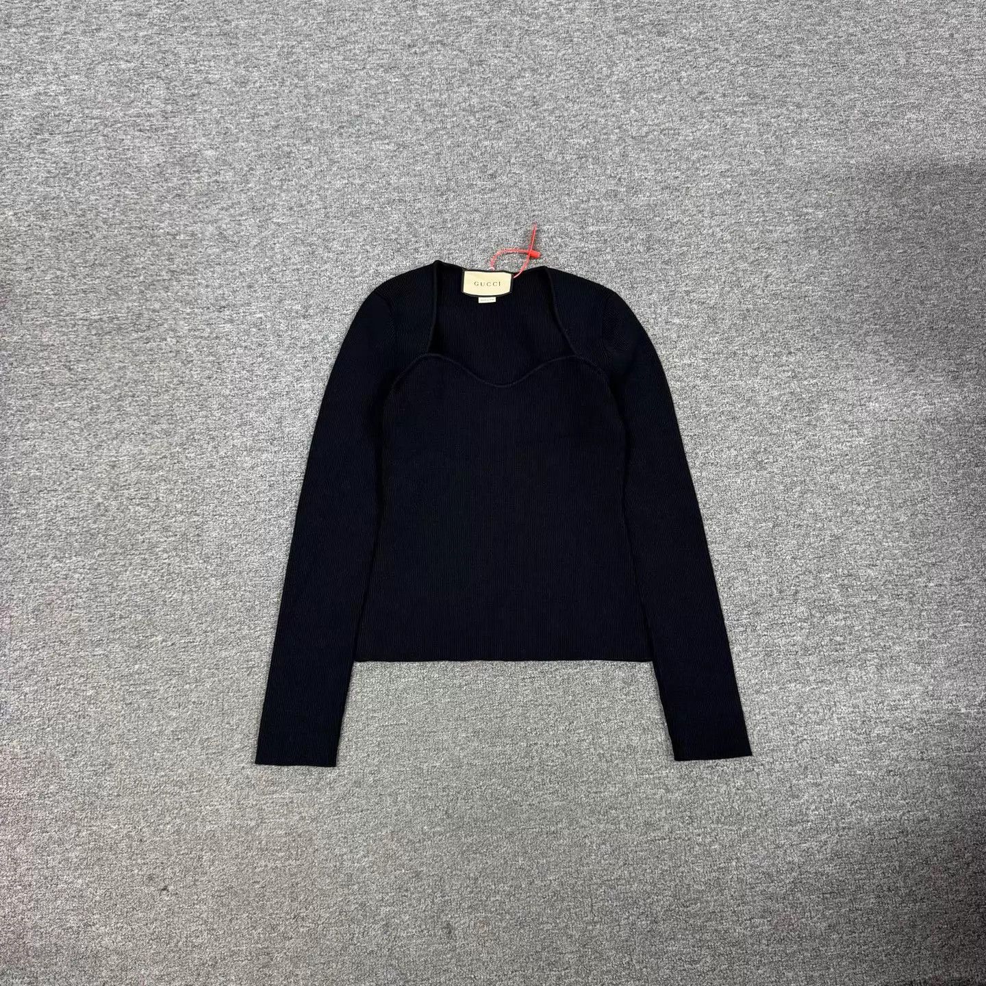 Gucci Gucci Black Ribbed Knit Heart Neck Long Sleeve Top XXS Size XXS / US 00 / IT 34 - 1 Thumbnail