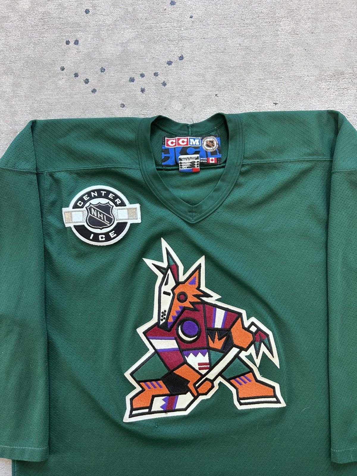 NHL Arizona Coyotes Vintage CCM Kachina Green Hockey Jersey Size US M / EU 48-50 / 2 - 5 Thumbnail
