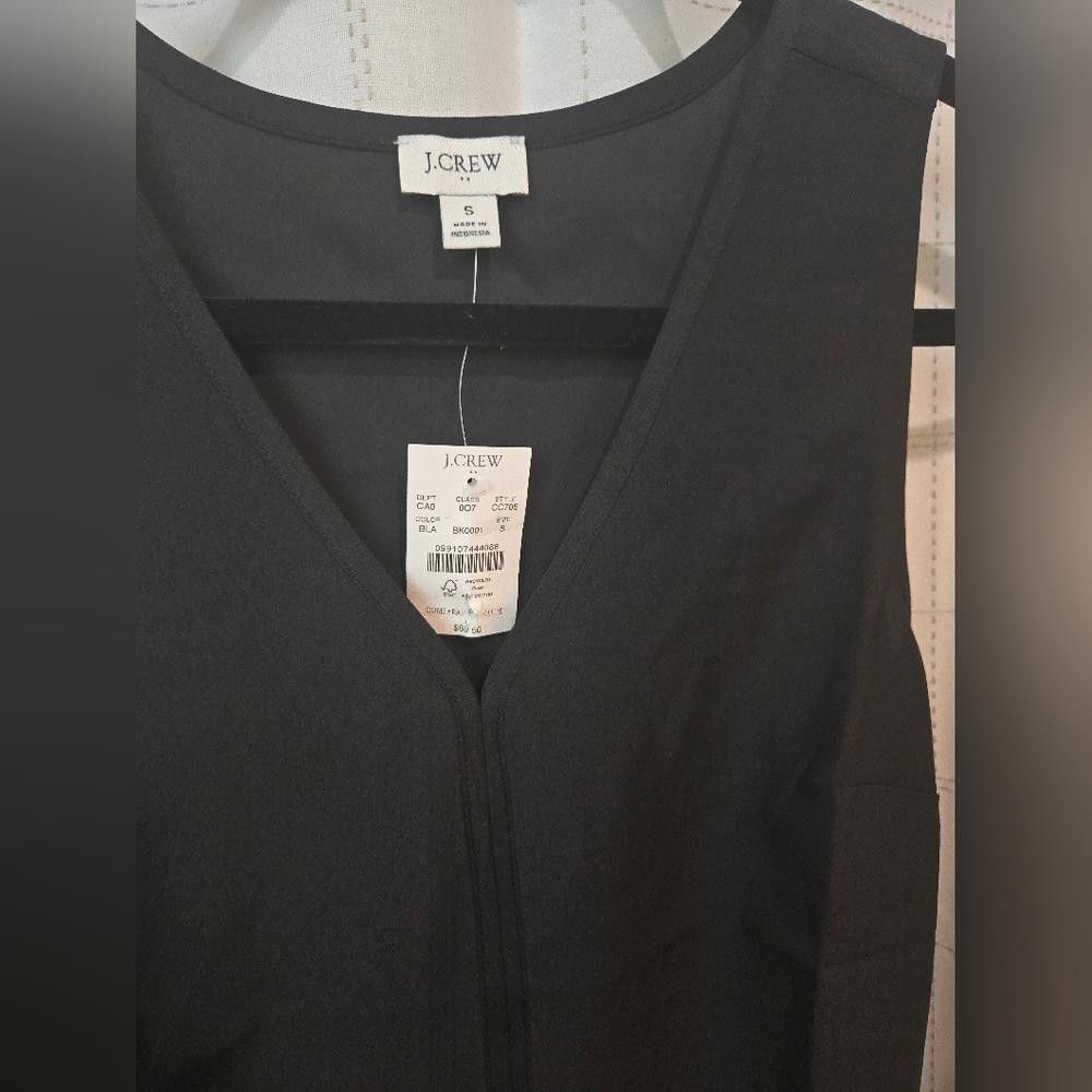 J.Crew J Crew Sleeveless V Neck Crepe Shell Size S / US 4 / IT 40 - 3 Thumbnail