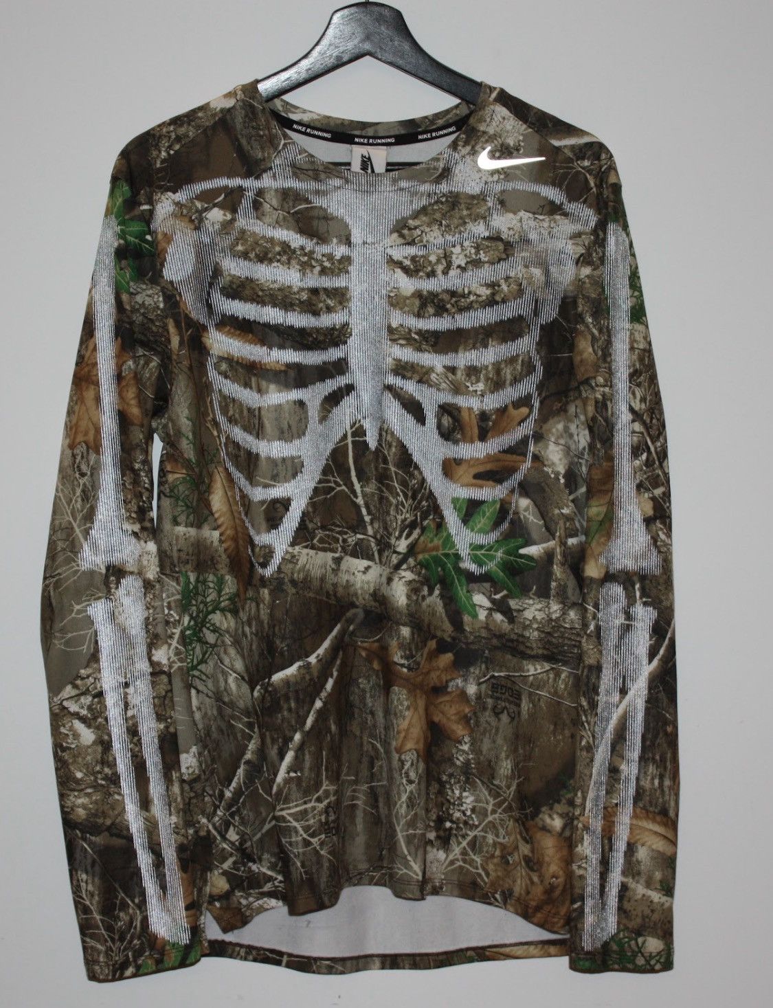 Nike RARE Nike lab fw19 Reflective Skeleton Realtree longsleeve Size US S / EU 44-46 / 1 - 1 Thumbnail