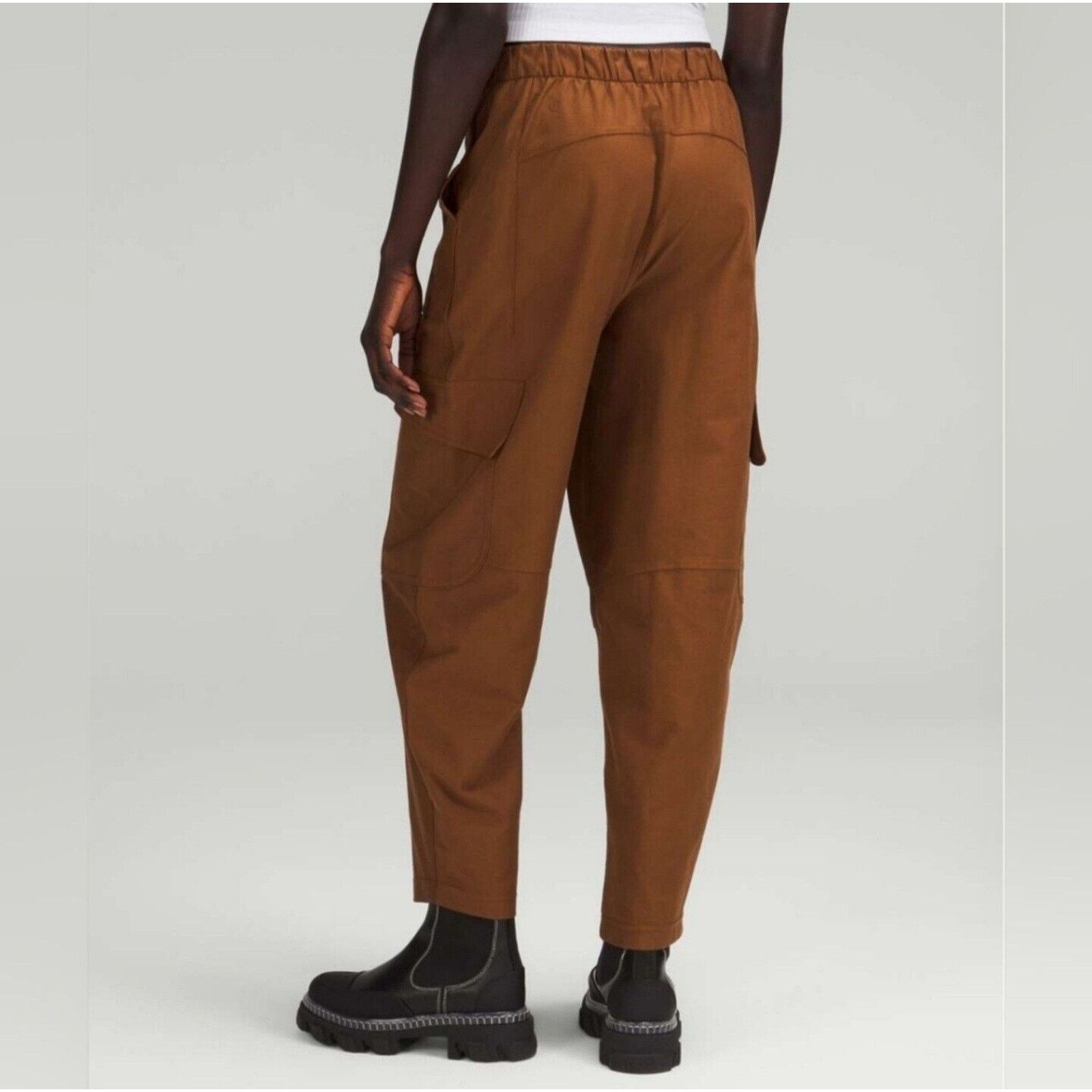 Lululemon Lululemon Light Utilitech Cargo Pocket High Rise Pants Brown Size 26" / US 2 / IT 38 - 4 Thumbnail