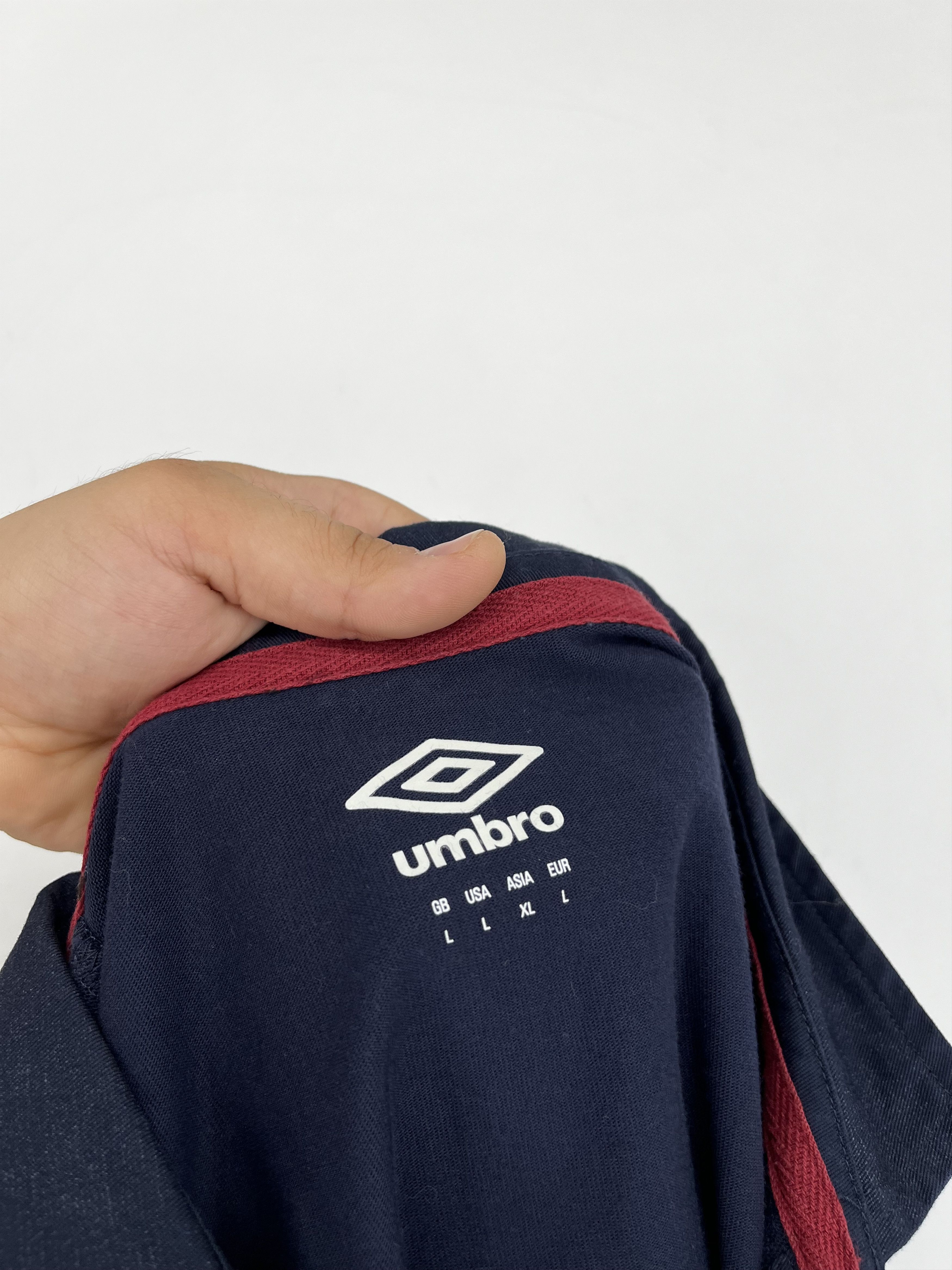 Umbro Umbro England League O2 Rugby Jersey Shirt Men’s Size L Size US L / EU 52-54 / 3 - 12 Thumbnail