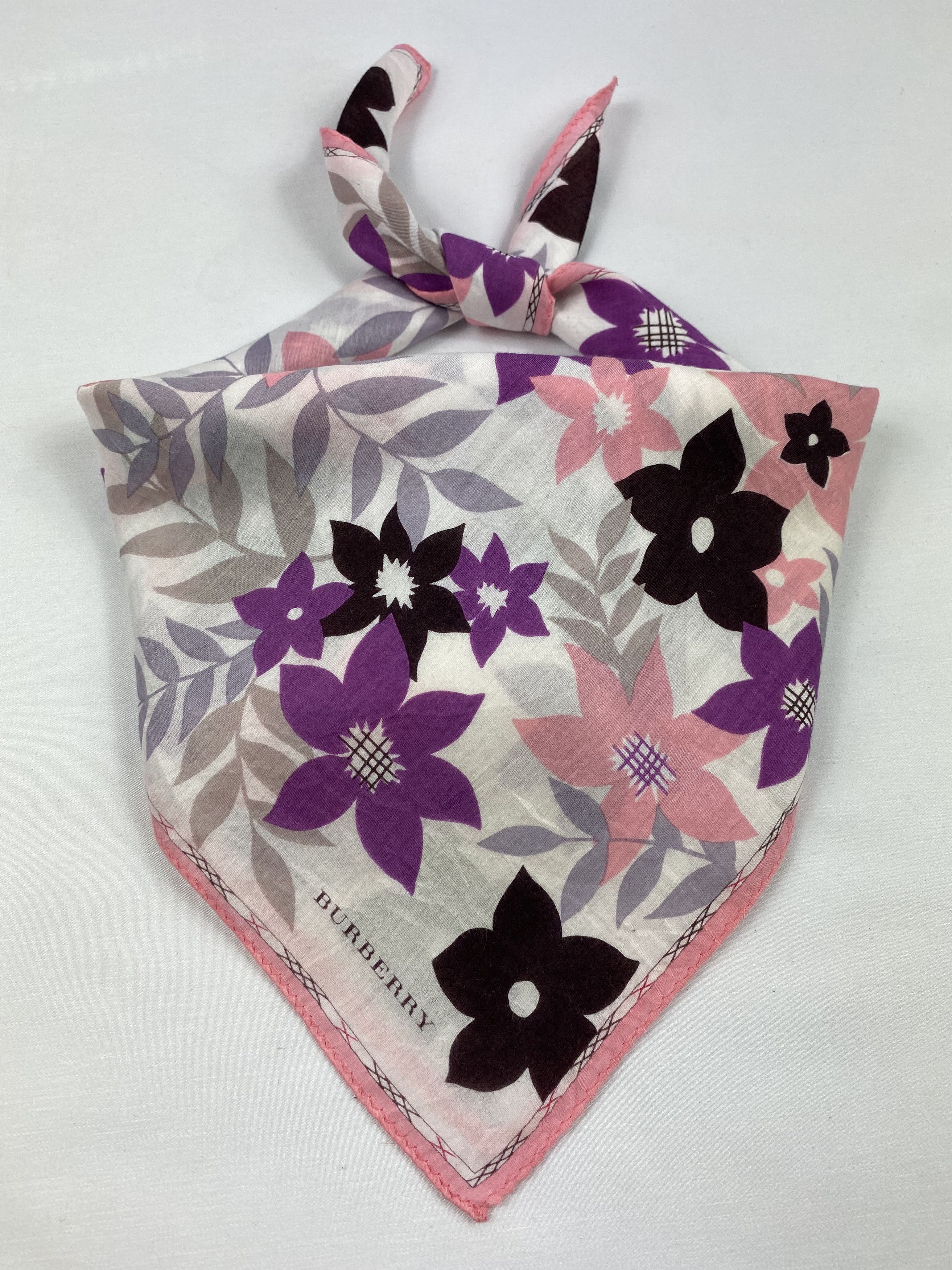 Burberry Burberry Handkerchief / Bandana / Neckerchief Size ONE SIZE - 1 Thumbnail