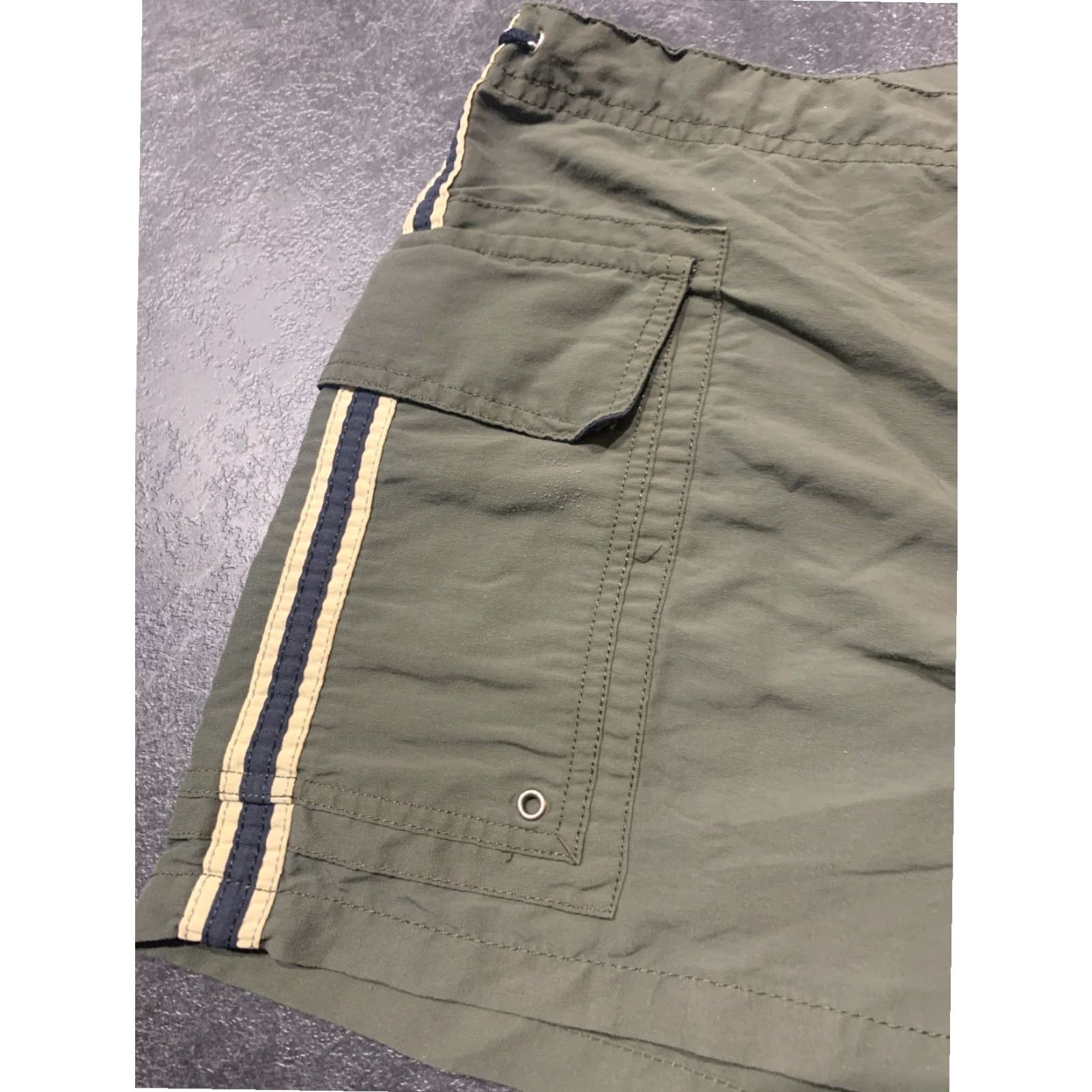 Abercrombie & Fitch Abercrombie & Fitch Womens Green Shorts Large L Size 36" / US 14 / IT 50 - 3 Thumbnail