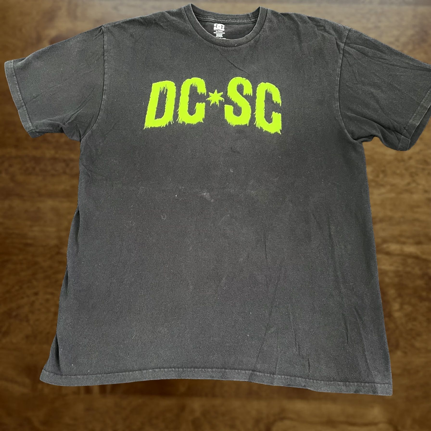 Vintage VINTAGE DC Shoes Shirt Mens XL Black DC SC Neon Green Skater Tee T-Shirt Logo Skate Size US XL / EU 56 / 4 - 1 Thumbnail