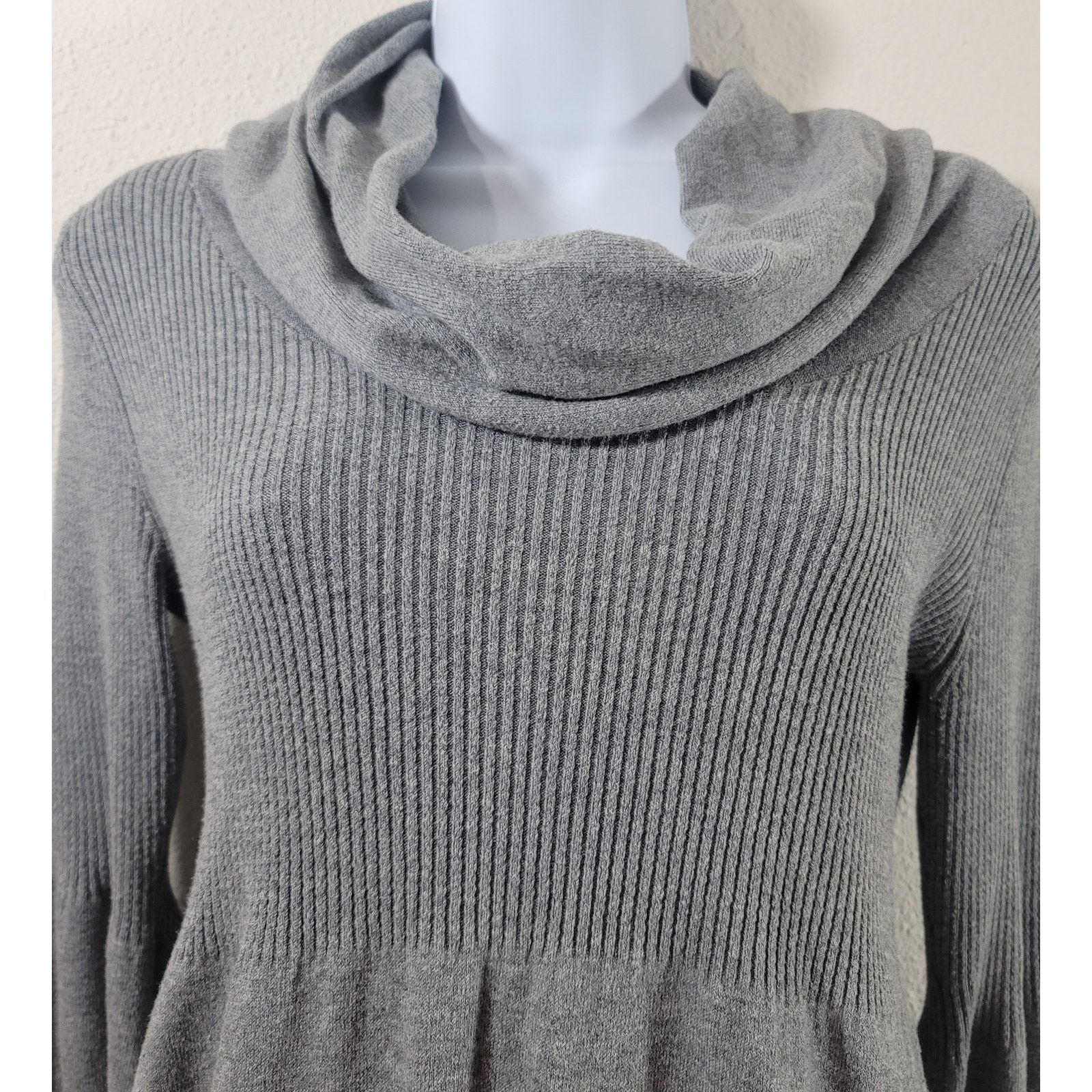 Other Jillian & Nicole Gray Cowl Neck Ribbed Bodice Top Small Size S / US 4 / IT 40 - 5 Thumbnail