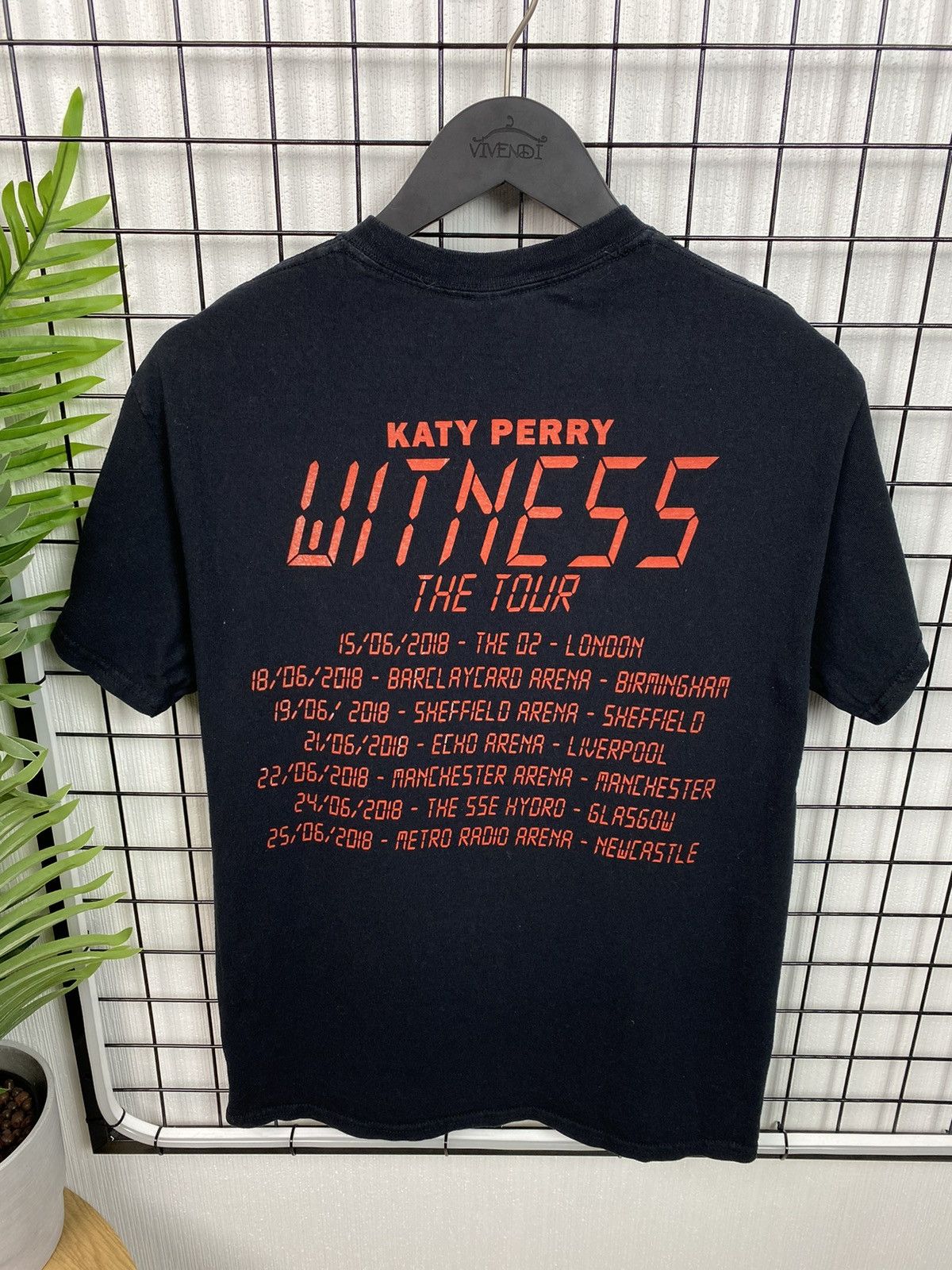 Band Tees Katy Perry T Shirt Medium Witness Concert Tour Band Size US M / EU 48-50 / 2 - 13 Thumbnail