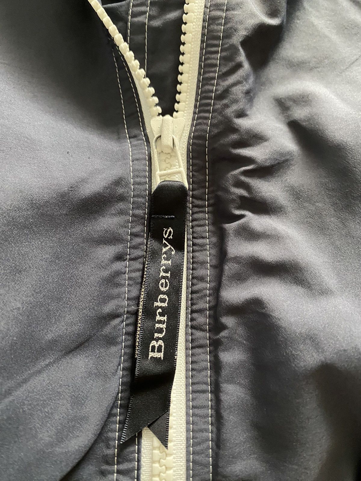 Burberry VTG 80's Burberry's Sport Traveller hoodie gold button Size US M / EU 48-50 / 2 - 15 Thumbnail